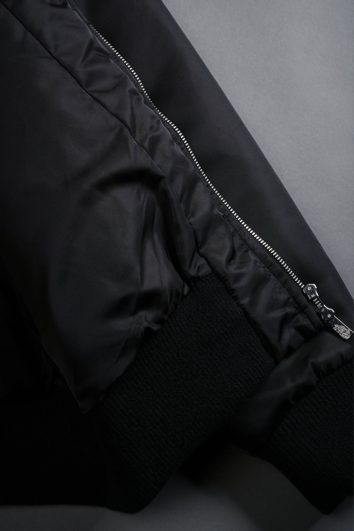 Studded Darc Sport Wolves Remy Bomber Jacket in Black - imagem 13