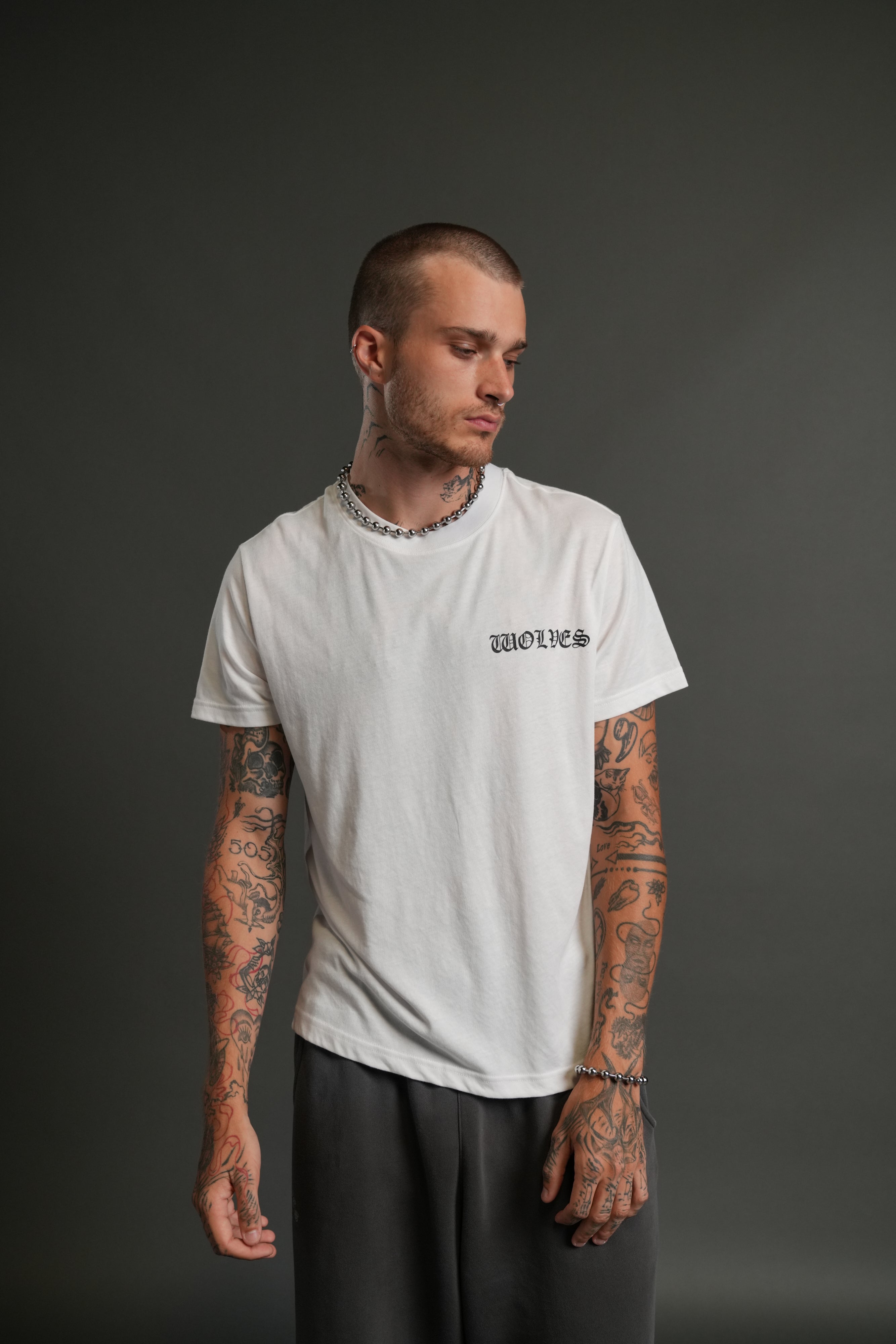 Iron Wolves Code "J. Dean" Premium Tee in White — imagem 2