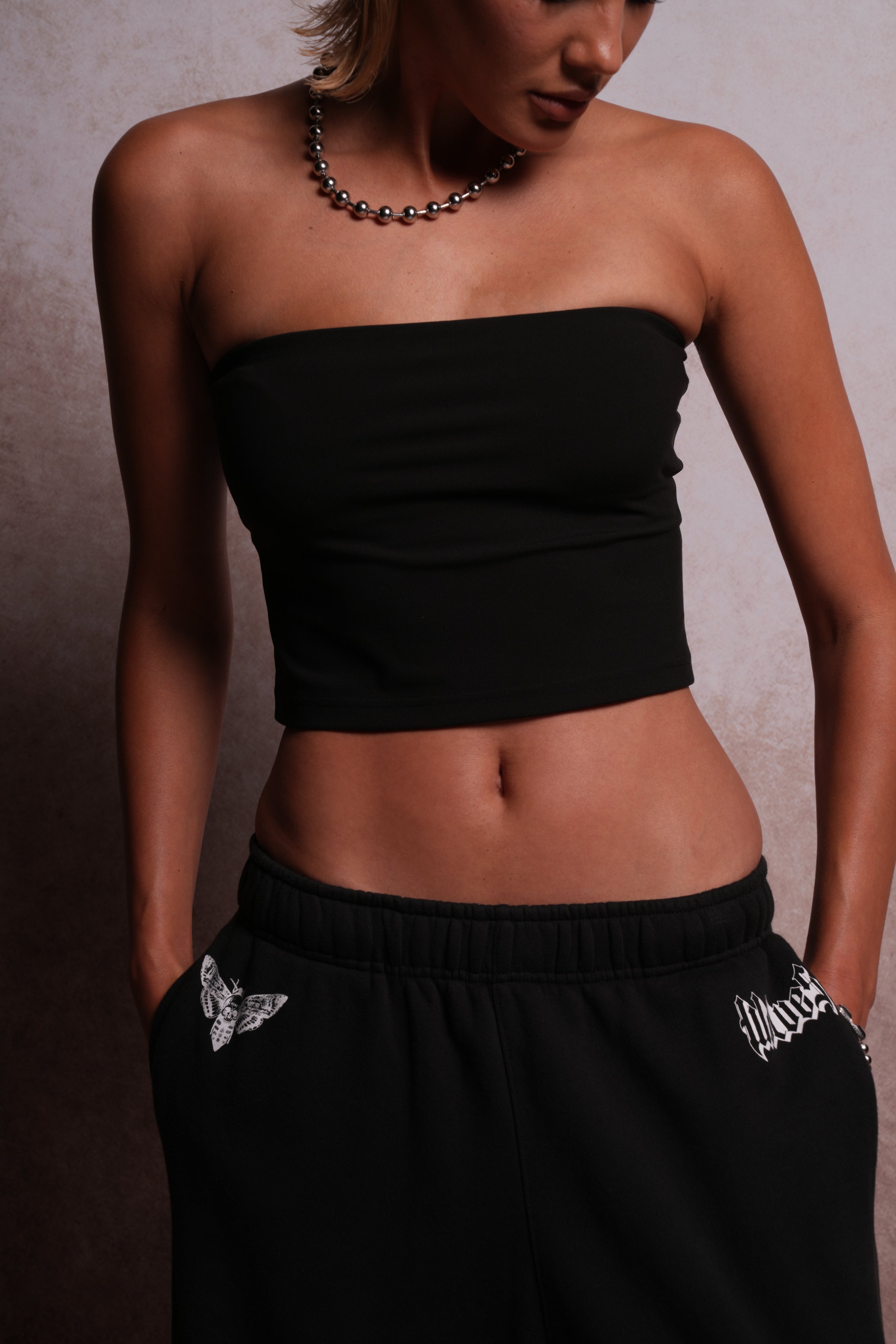 Single Wolf "Nova" Longline Bandeau Top in Black — imagem 1
