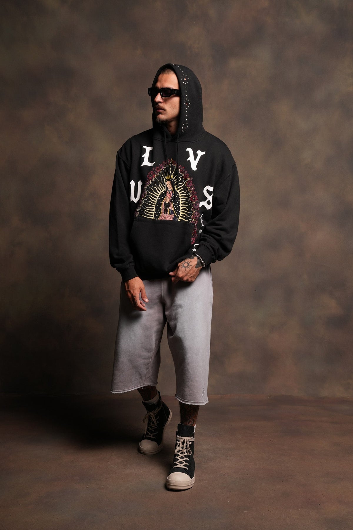 Dama De Las Rosas Bishop Hoodie In Black