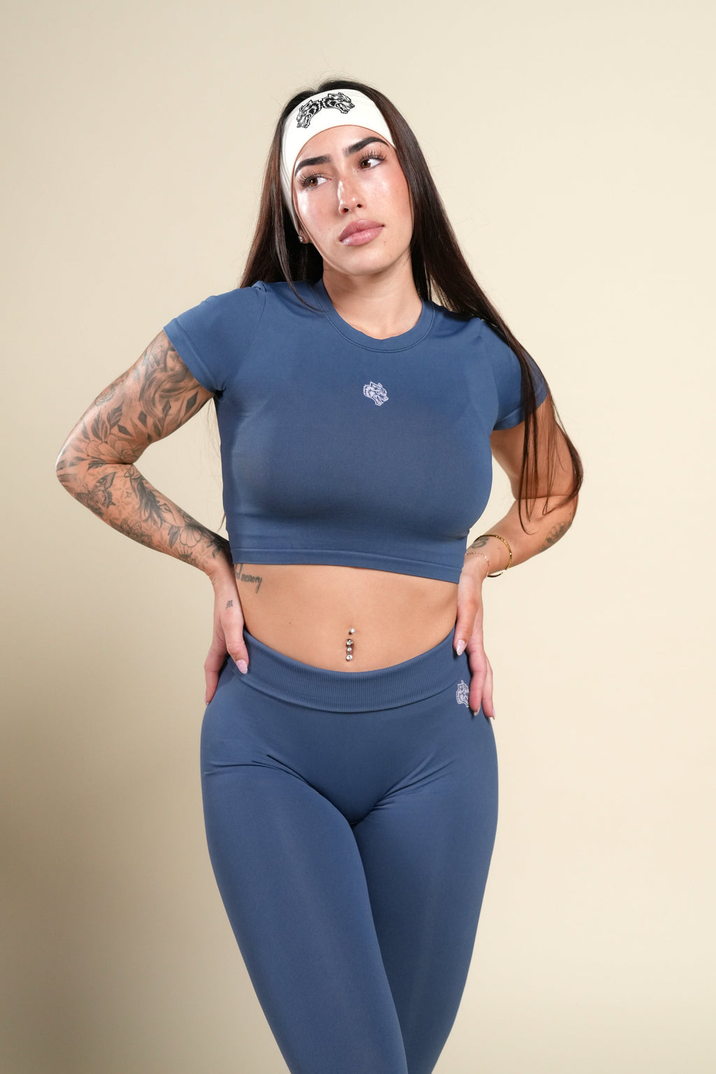 Wolf "Taylor" Soft Seamless Tee in Washed Denim — imagem principal