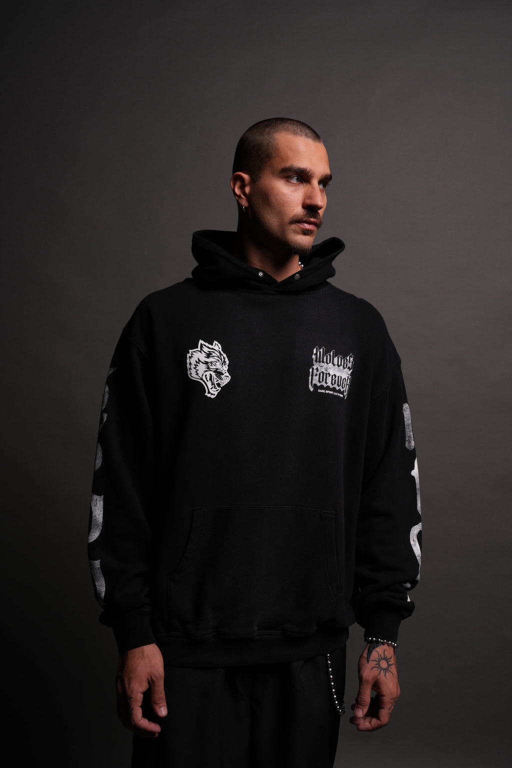 Death Wolf "Pierce" Hoodie in Black Spine Sun Fade — imagem 2