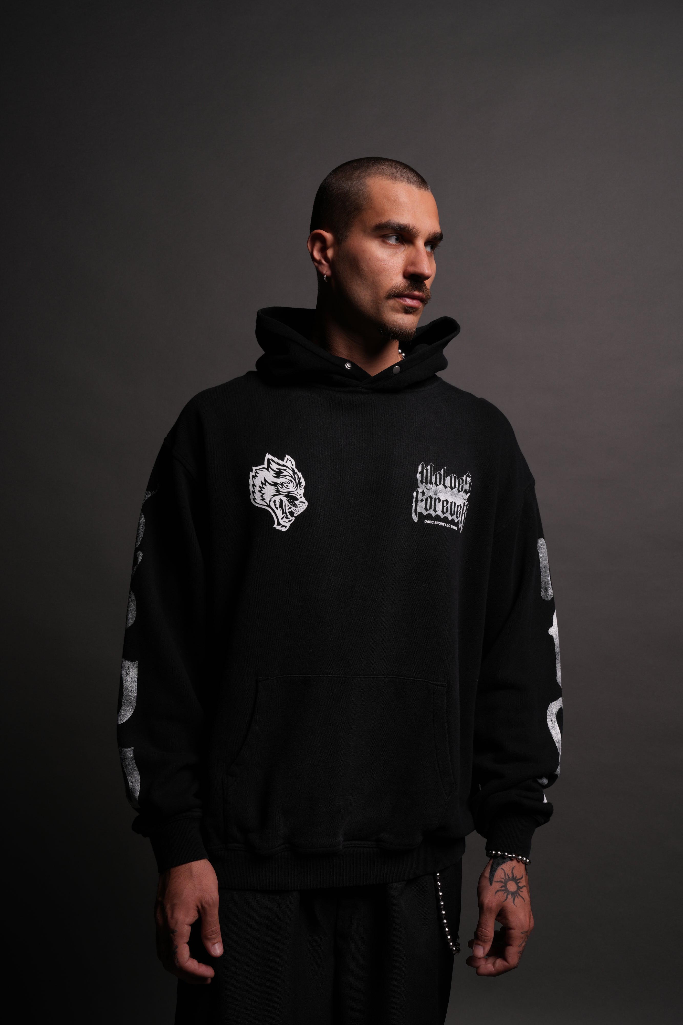 Death Wolf "Pierce" Hoodie in Black Spine Sun Fade — imagem 2