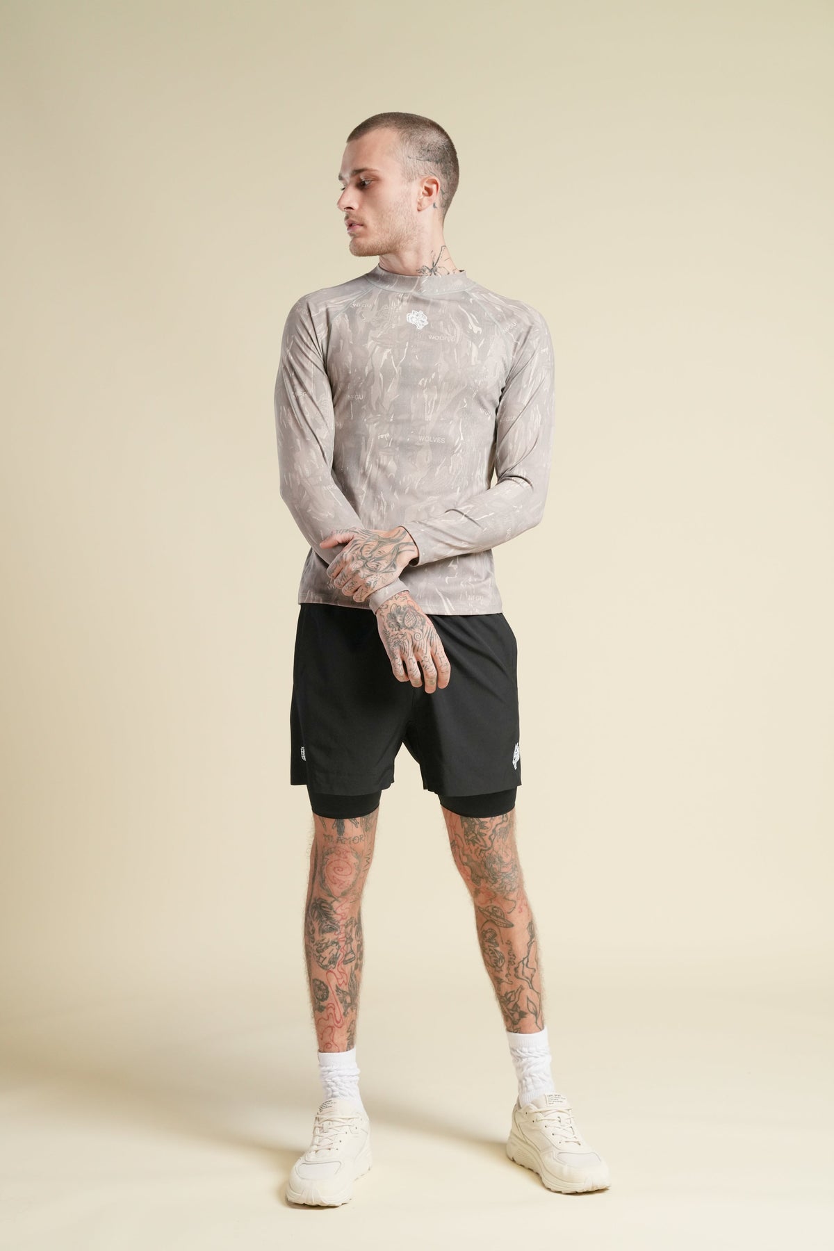 Wolf Chopper Rash Guard in Ohana Vintage Norse Camo — imagem 5