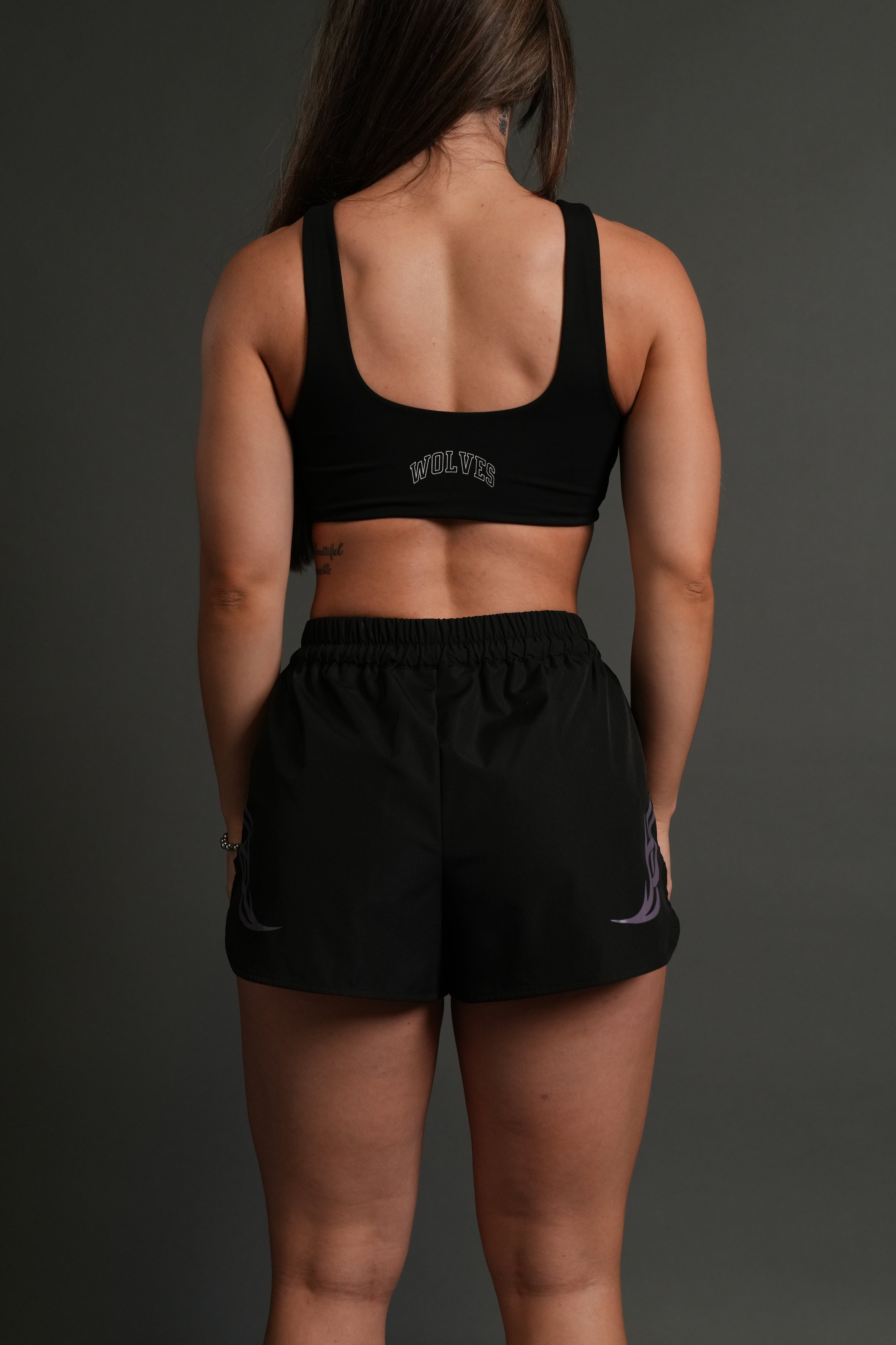 Dual Finite Code She Nadia Track Shorts in Black — imagem 5
