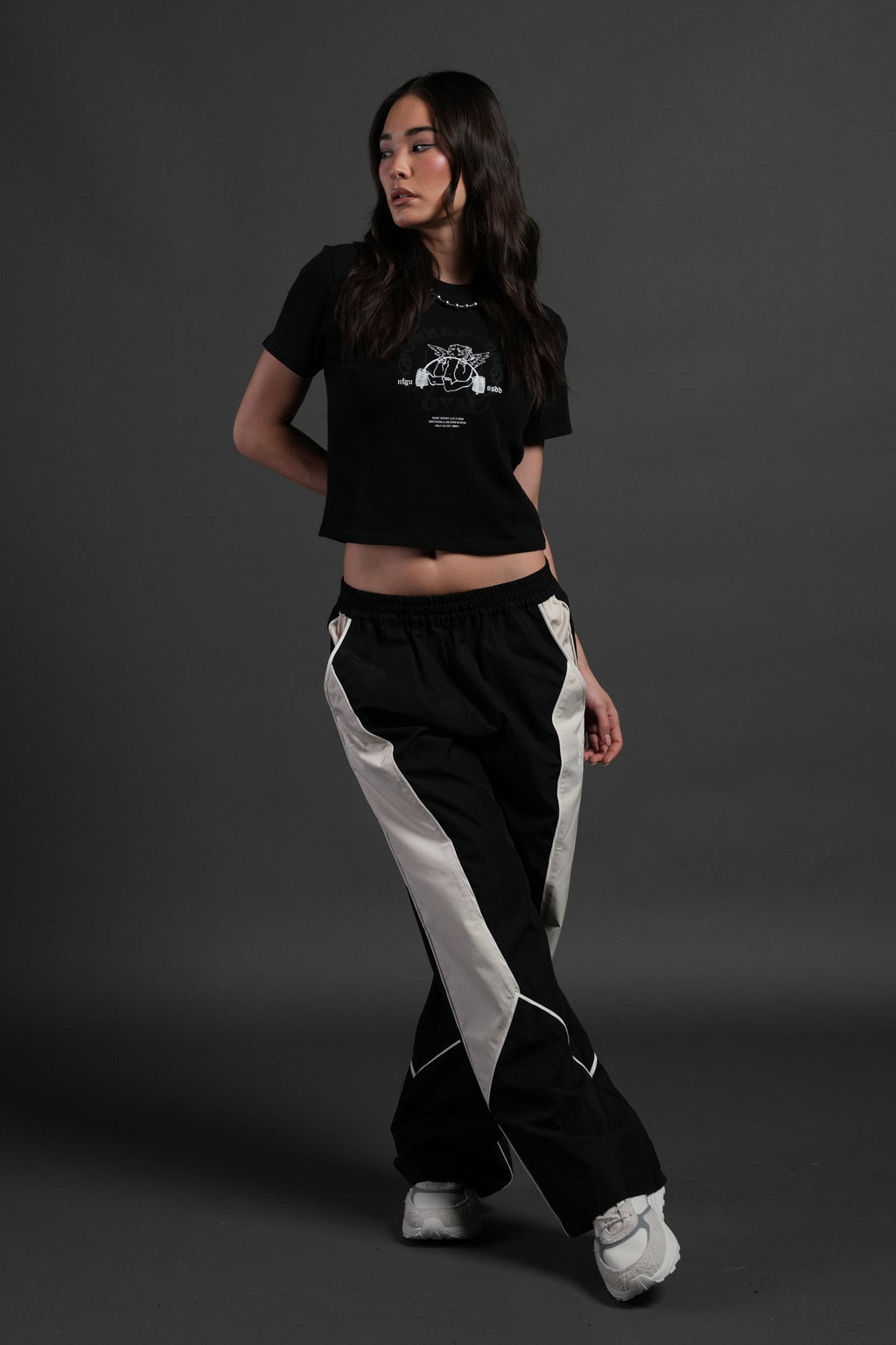Powerhouse of the Cherub "Timeless" Tee in Black — imagem 3