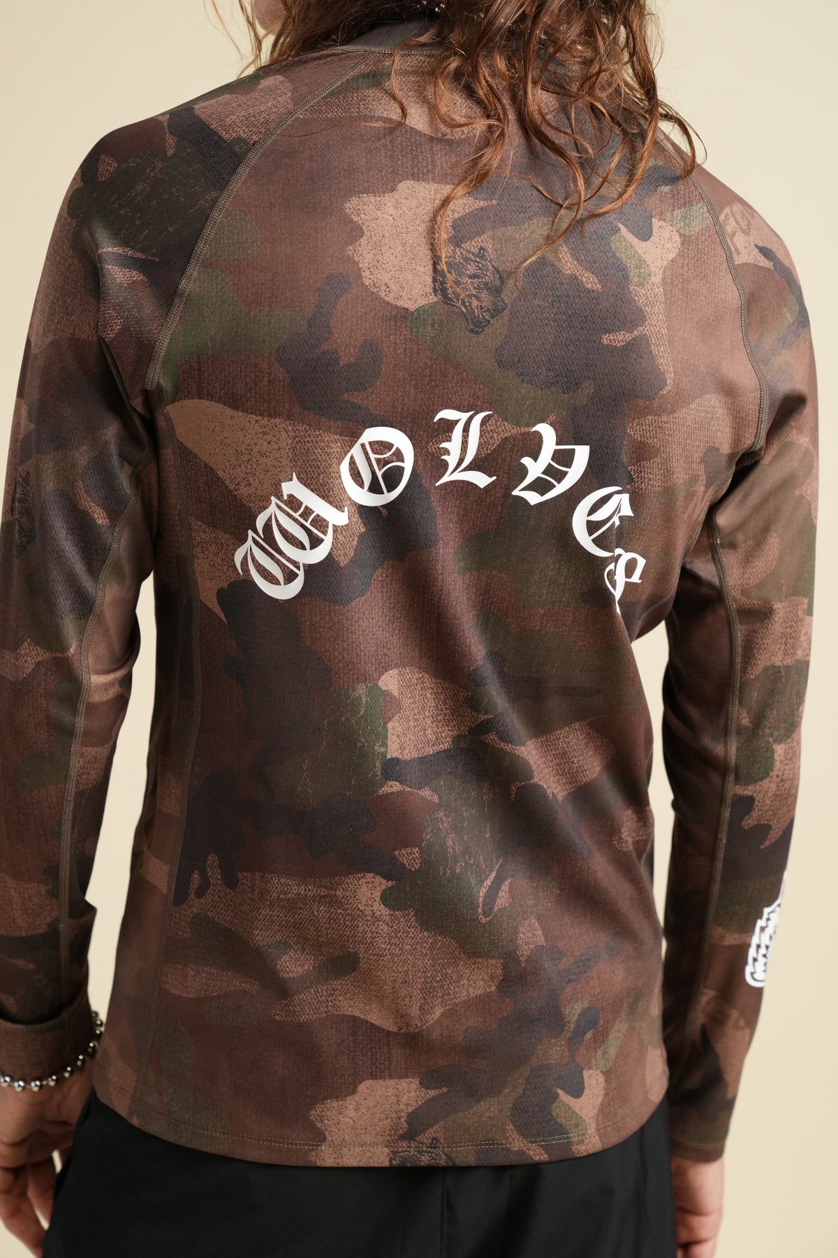 Core Chopper Rash Guard in Ohana Woodland Camo — imagem 8