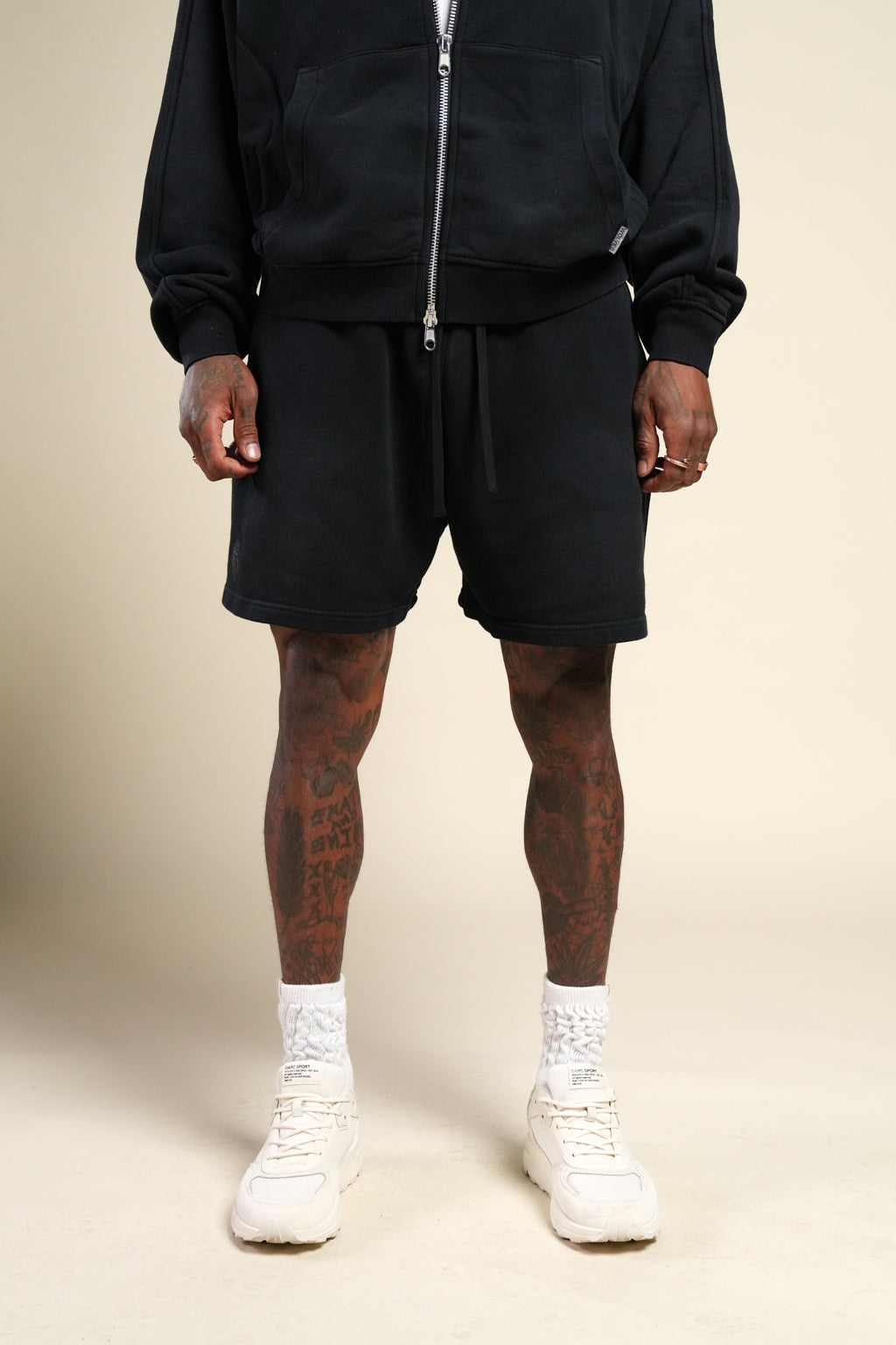 Dual Oversized Post Lounge Sweat Shorts in Black Sun Fade/Black — imagem 9