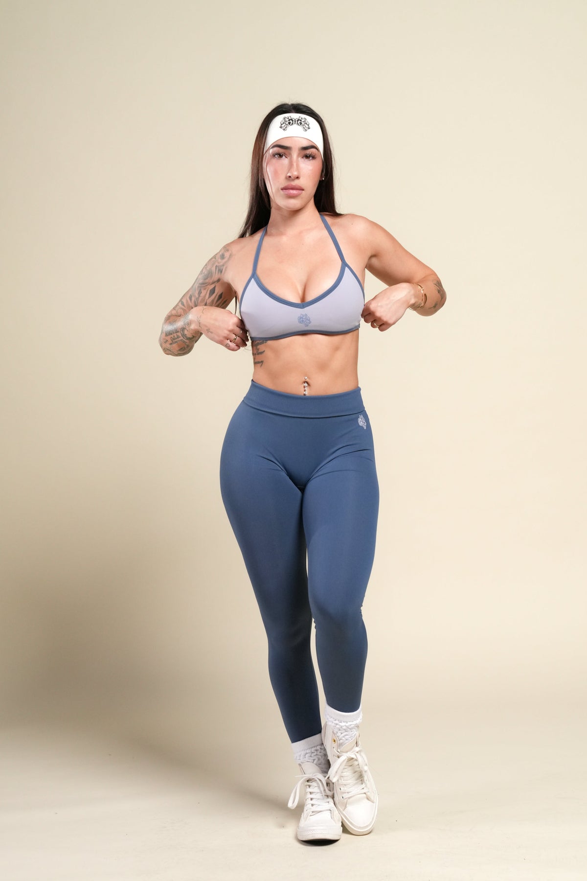 Wolf "Lana" Halter Energy Bra in Sport Gray/Washed Denim — imagem 3