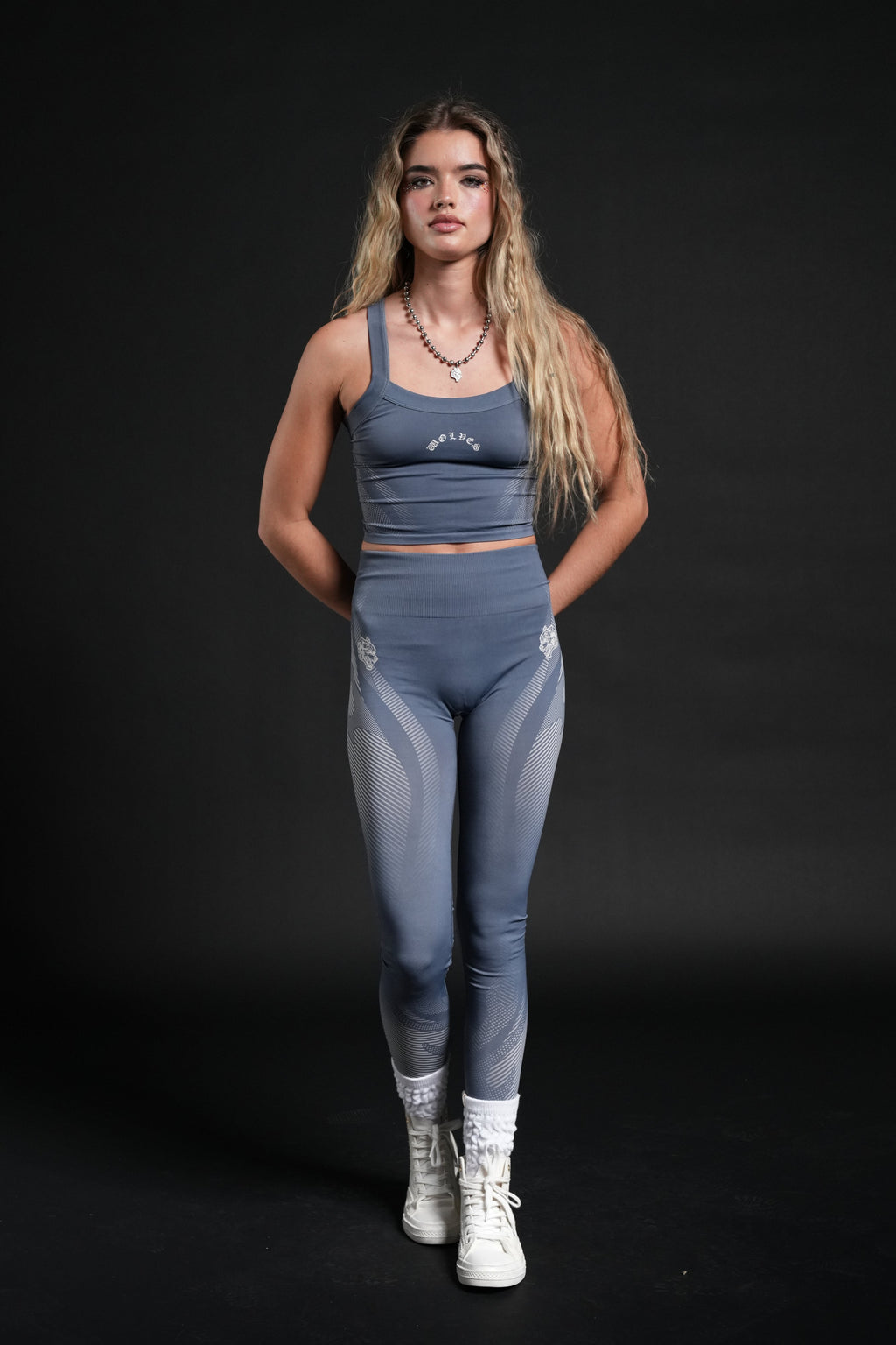Moto Halftone Hannah Soft Seamless Tank in Charcoal Blue — imagem 3