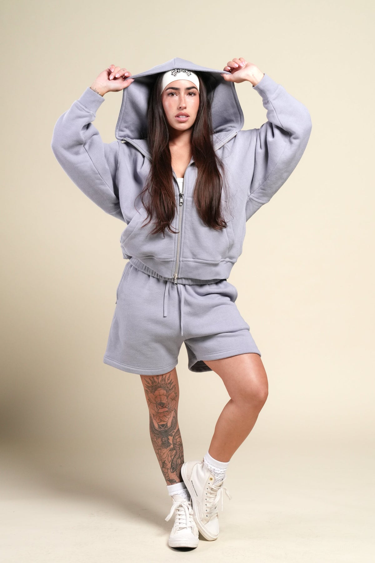 Cursive Wolves "Anya" Premium Double Zip Hoodie in Sport Gray — imagem 2