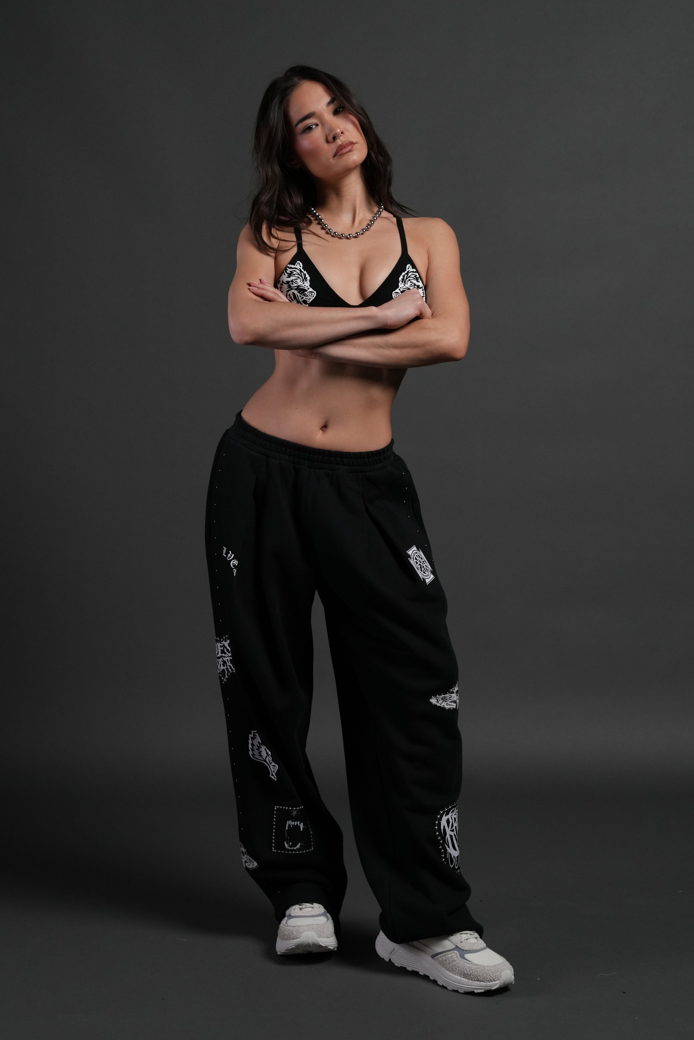 Give it Your All "Yara" Pleated Sweat Pants in Black — imagem 5