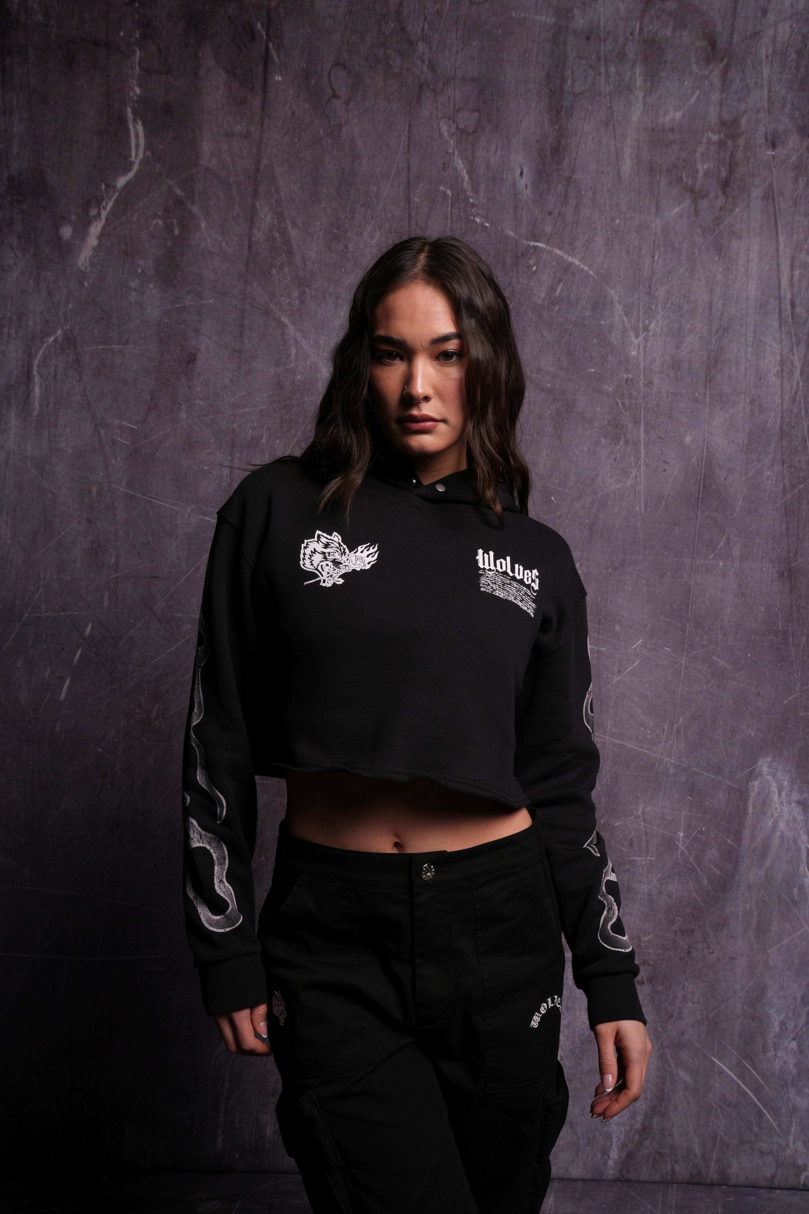 Infernal Bloom "Pierce" (Cropped) Hoodie in Black — imagem 3