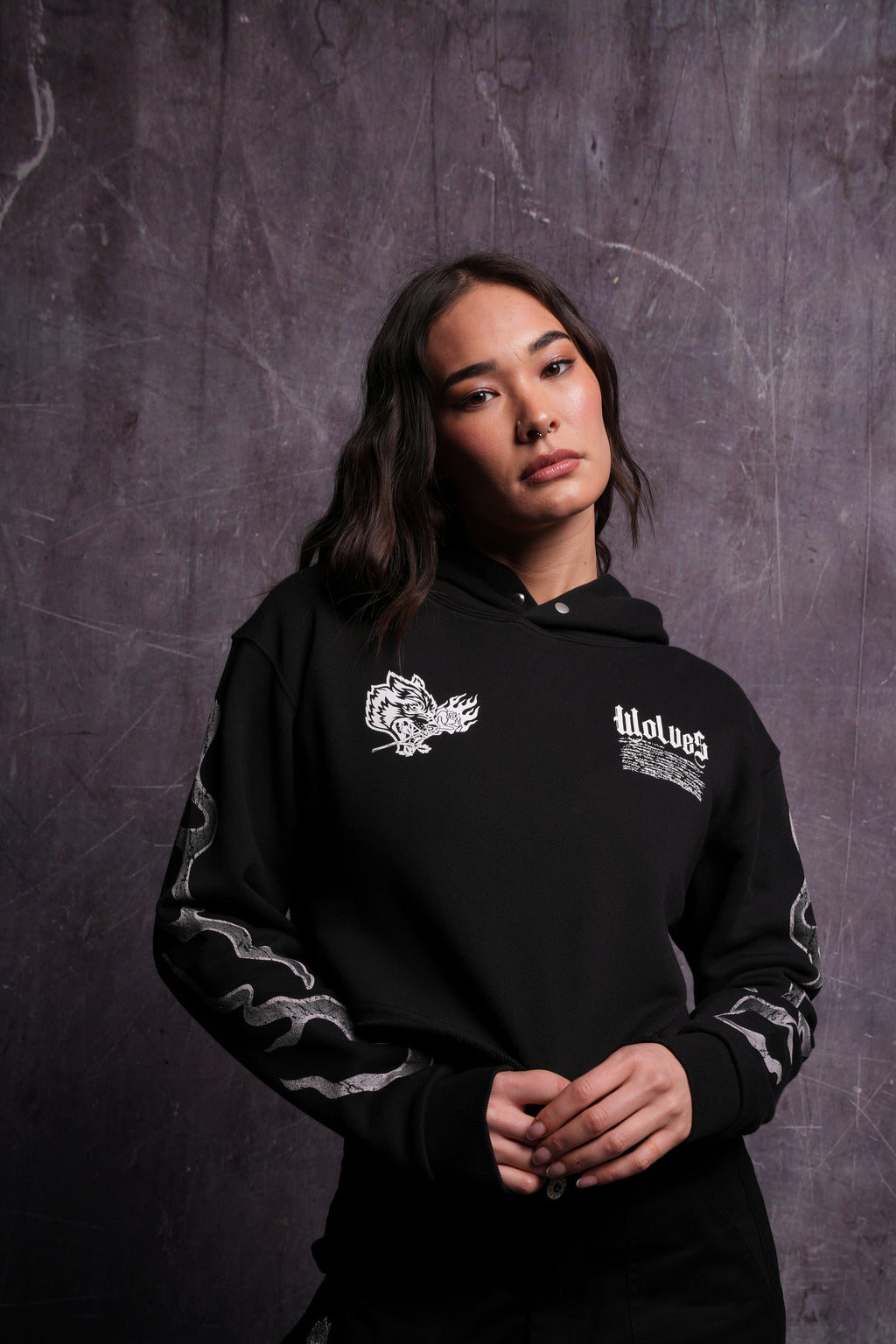 Infernal Bloom "Pierce" (Cropped) Hoodie in Black — imagem 2