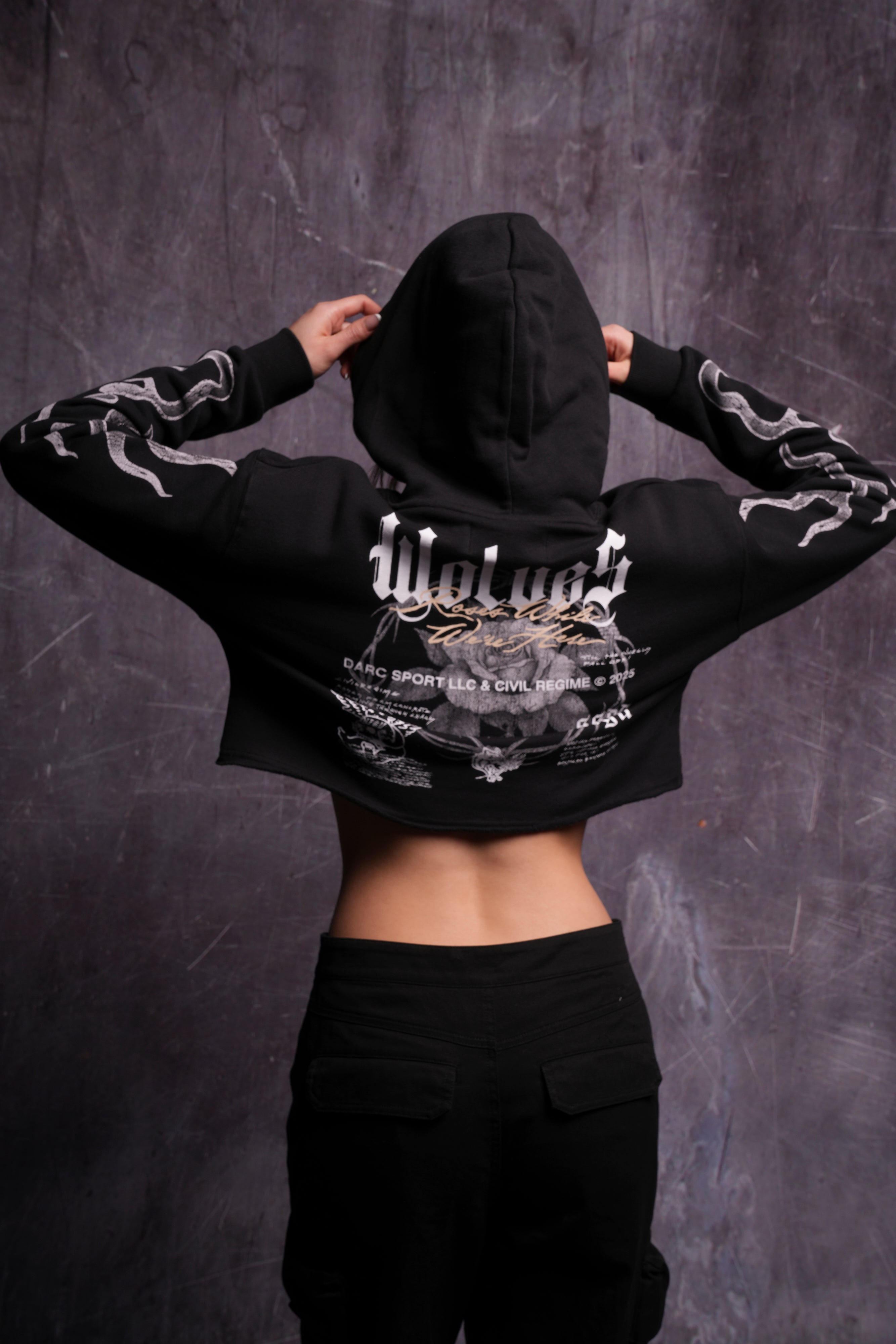 Infernal Bloom "Pierce" (Cropped) Hoodie in Black — imagem 1