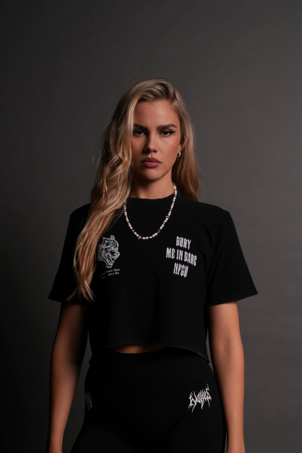 Bury Me In Darc NFGU "Premium" (Cropped) Tee in Black — imagem 1