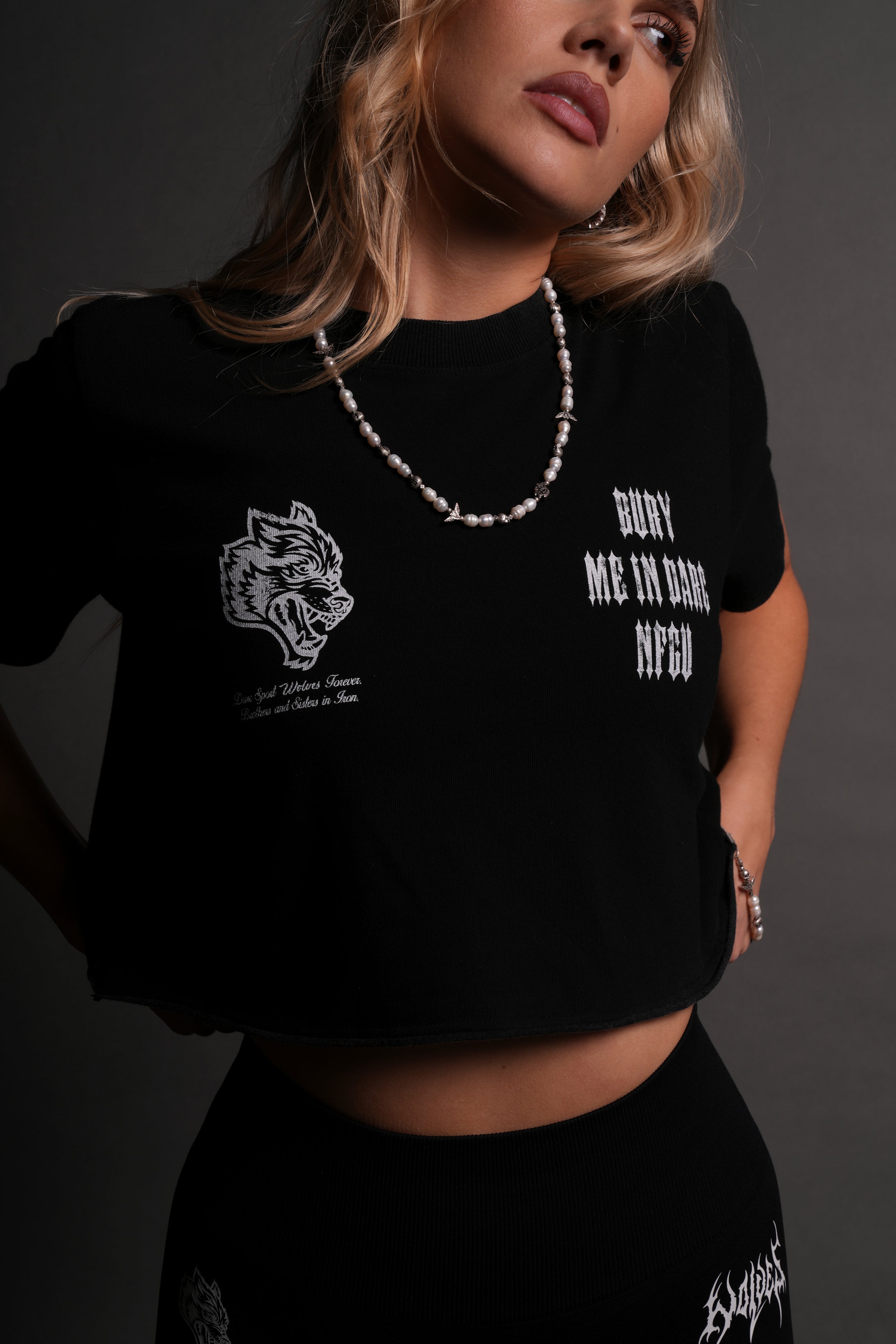 Bury Me In Darc NFGU "Premium" (Cropped) Tee in Black — imagem 7