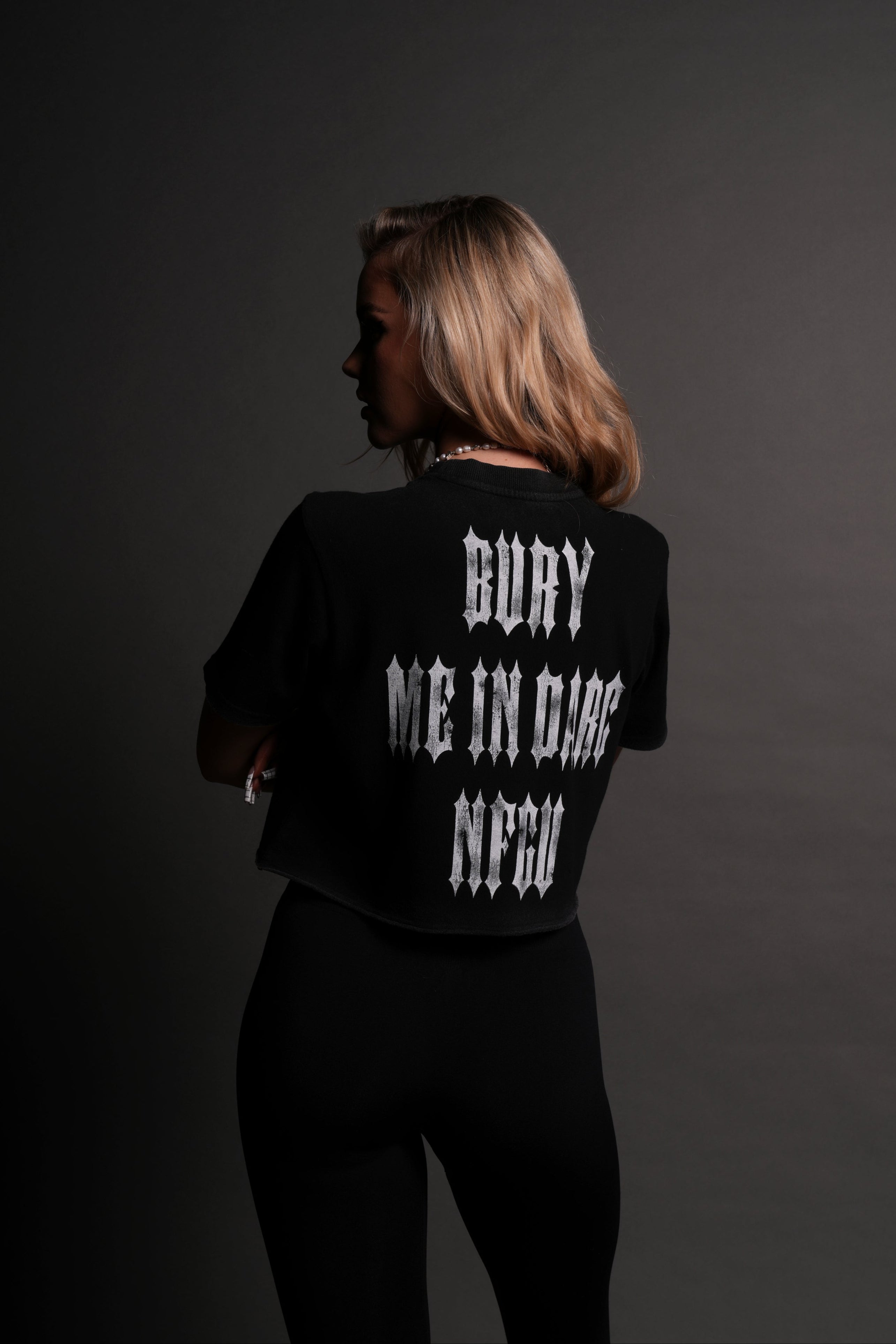 Bury Me In Darc NFGU "Premium" (Cropped) Tee in Black — imagem 2