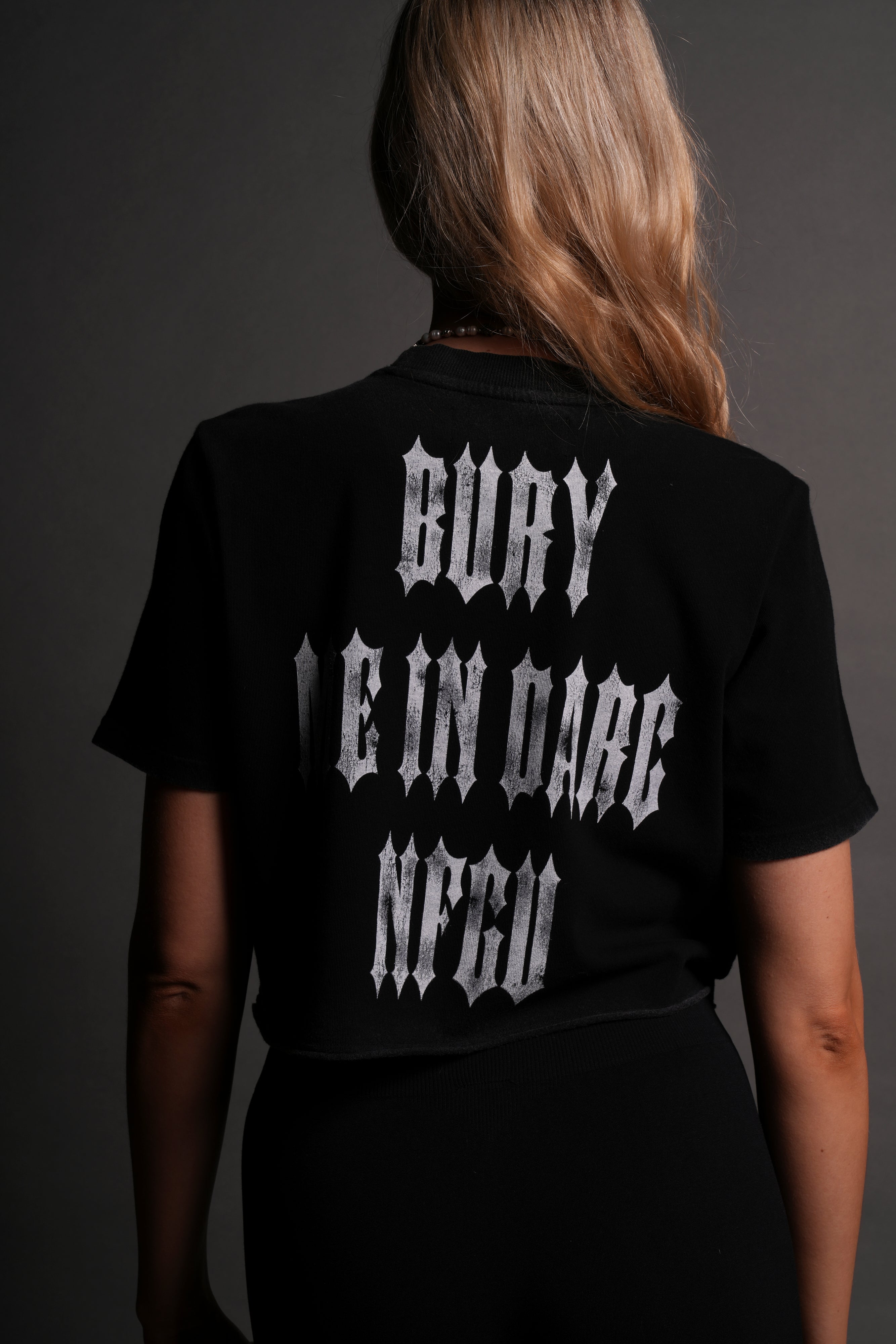 Bury Me In Darc NFGU "Premium" (Cropped) Tee in Black — imagem 9
