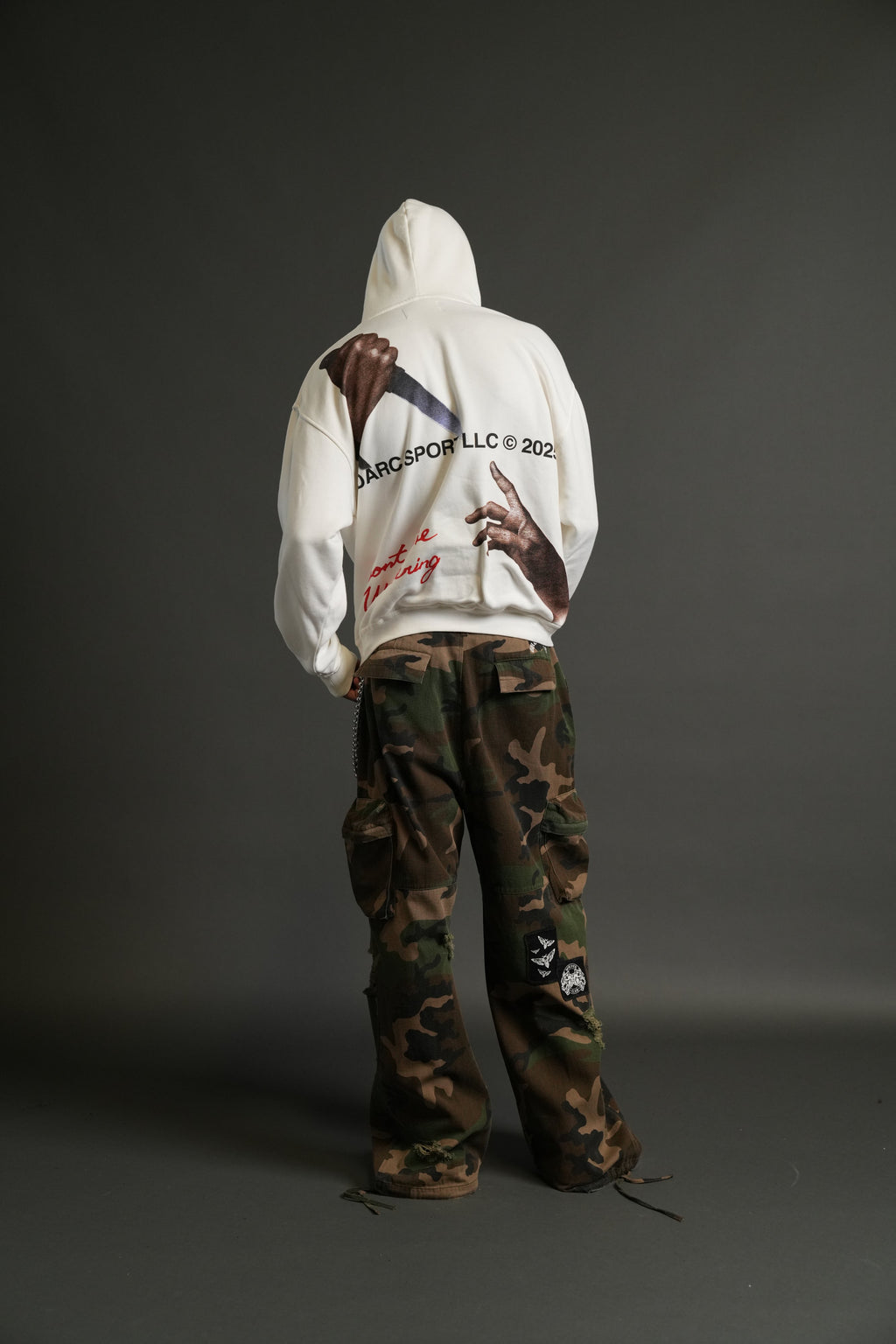 Eternal Blood "Pierce" Hoodie in Cream — imagem 6
