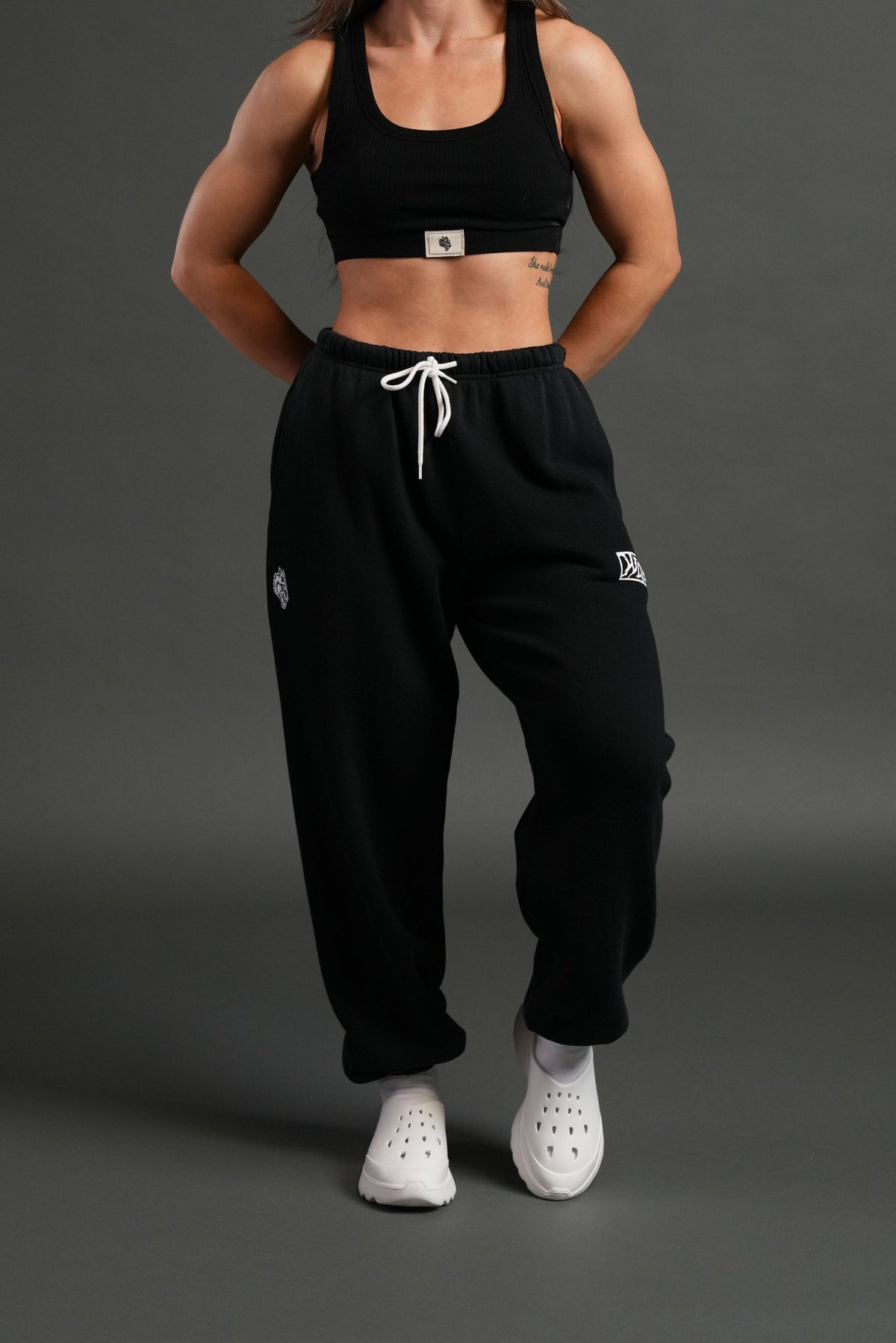 Midnight Wolves Premium Lounger Sweat Pants in Black Drift Wash - imagem 1