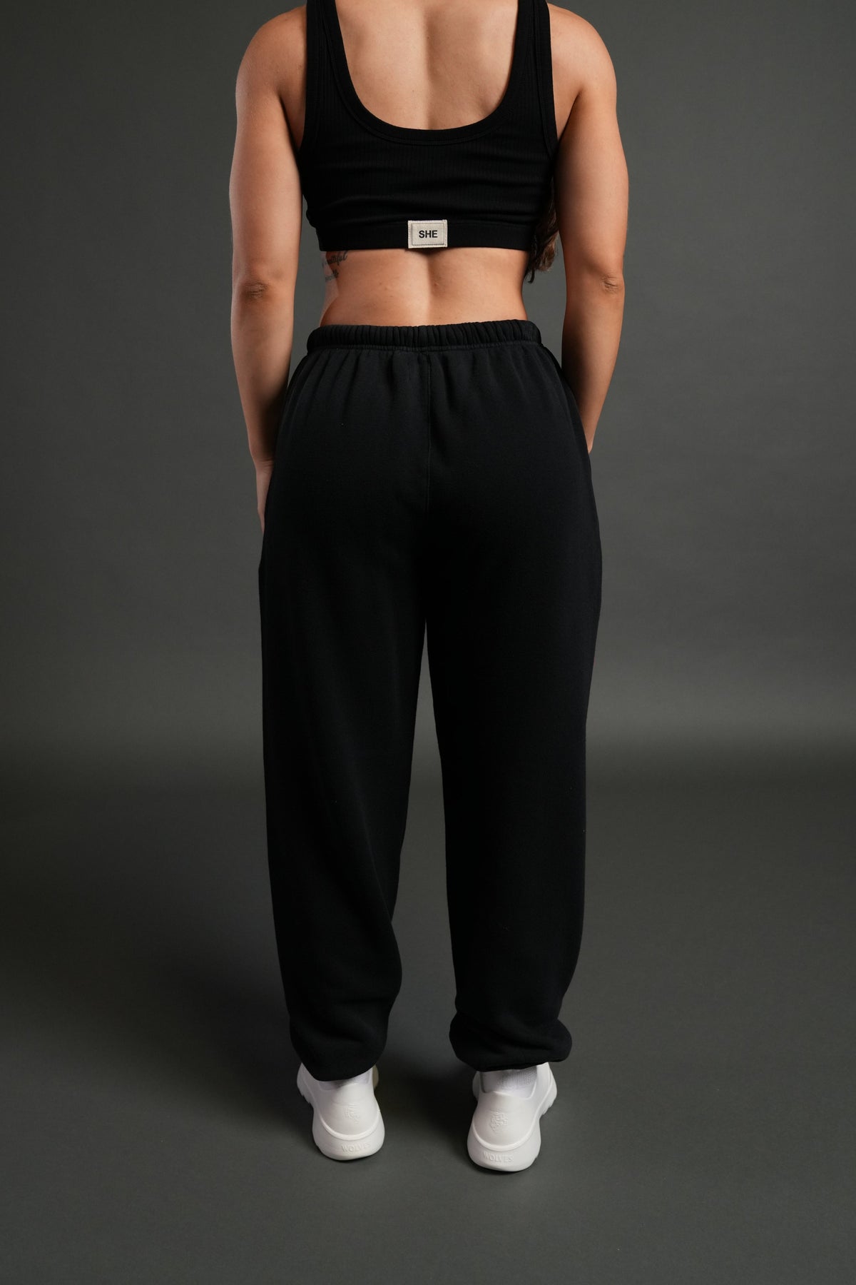Midnight Wolves Premium Lounger Sweat Pants in Black Drift Wash - imagem 3