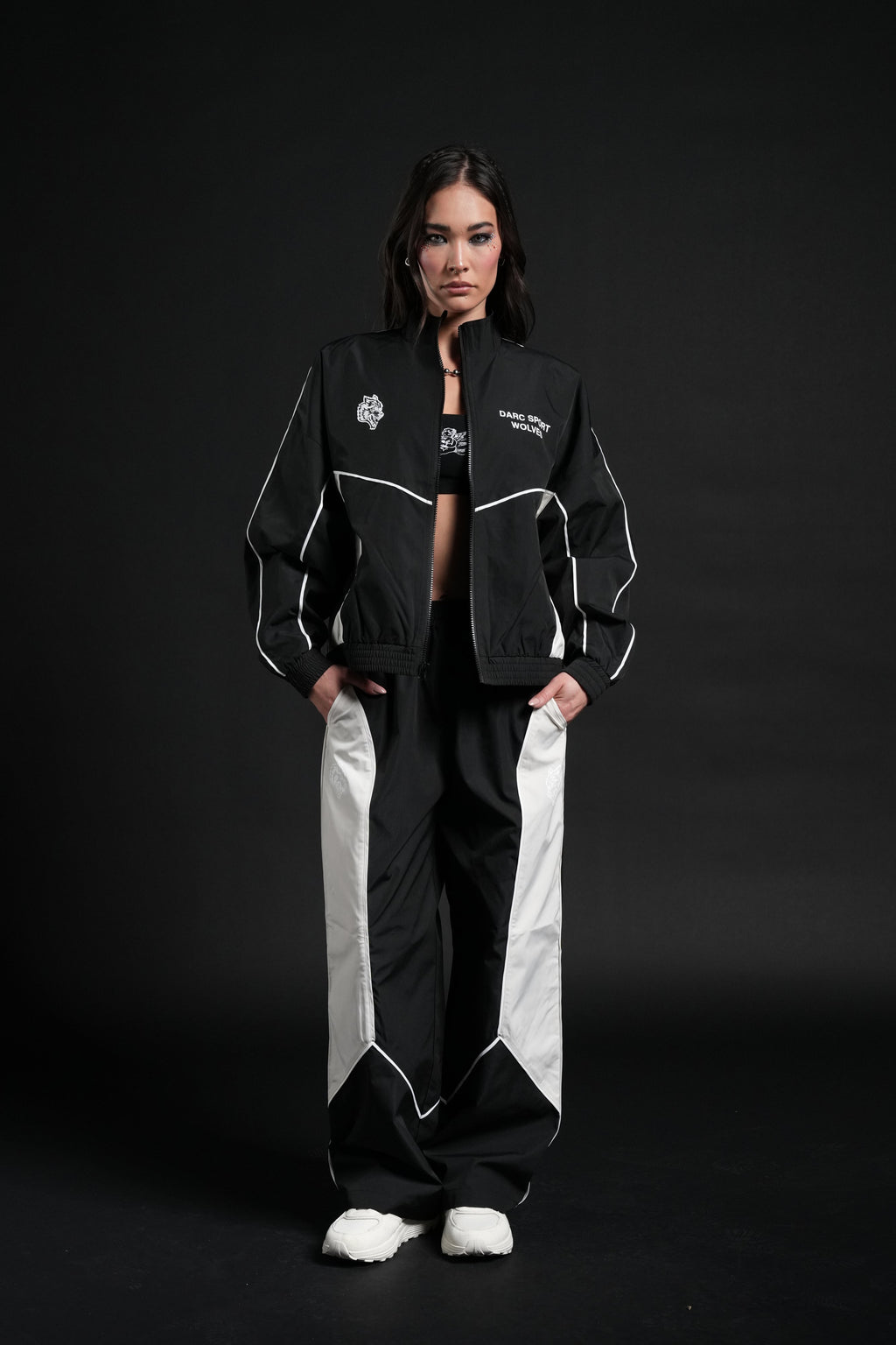 Dual Wolf She Quinn Track Pant in Black/Sand — imagem 5