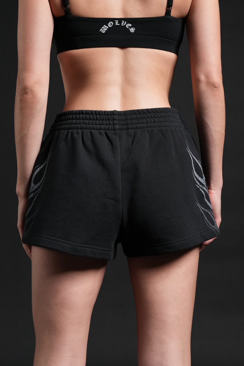 Race Inferno Ellie Sweat Shorts in Black - imagem 2