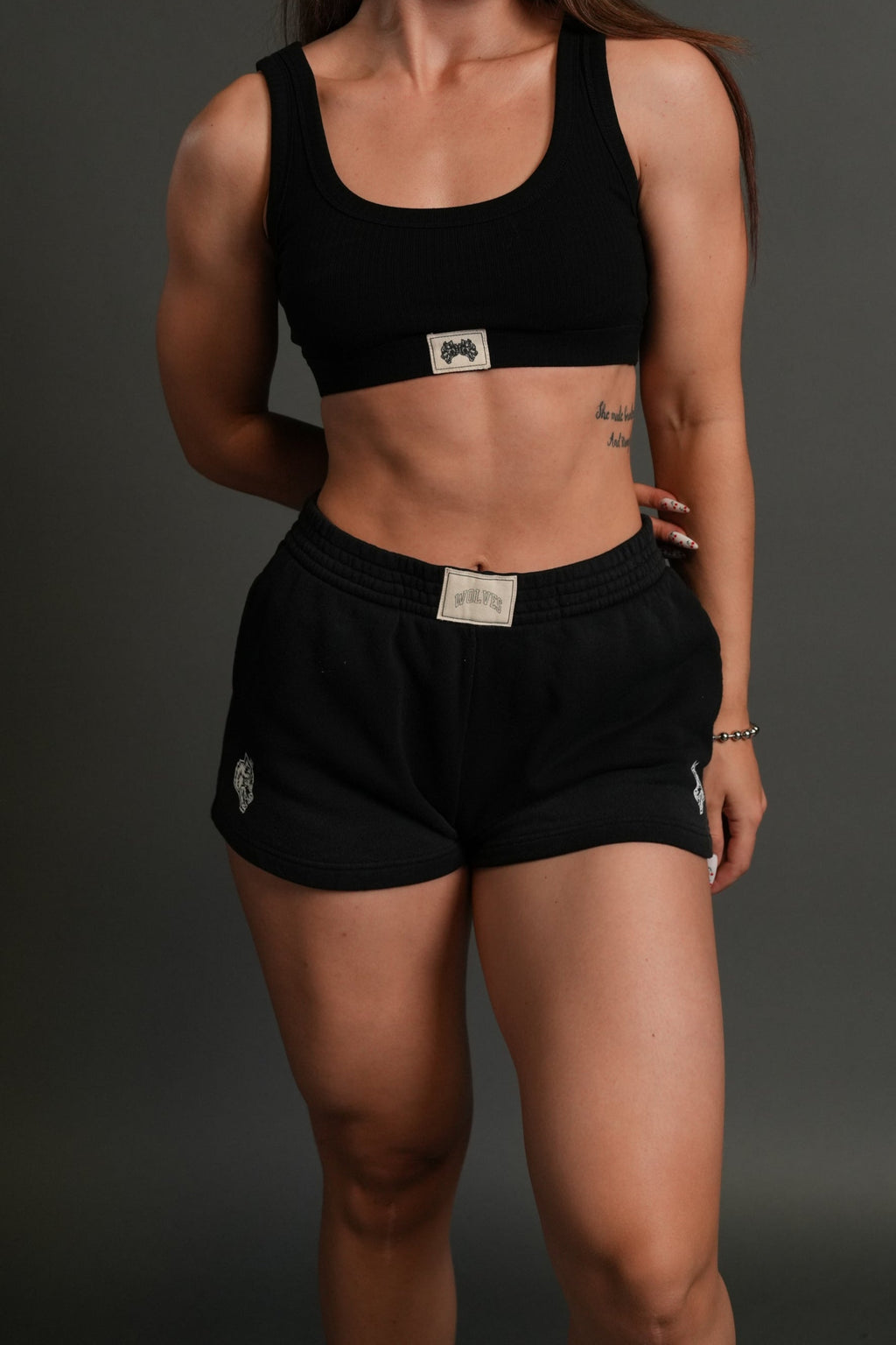 Darc Wandering Ellie Sweat Shorts in Black Drift Wash — imagem 1