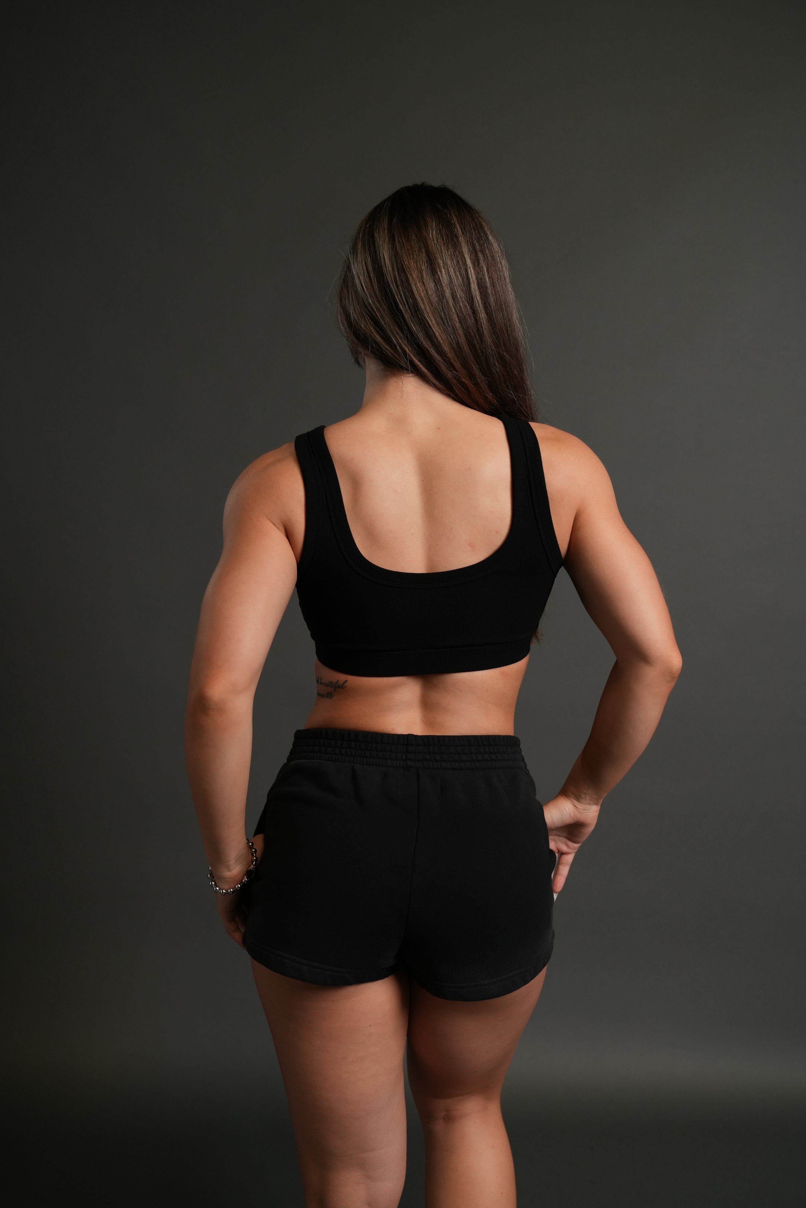Darc Wandering Ellie Sweat Shorts in Black Drift Wash — imagem 5