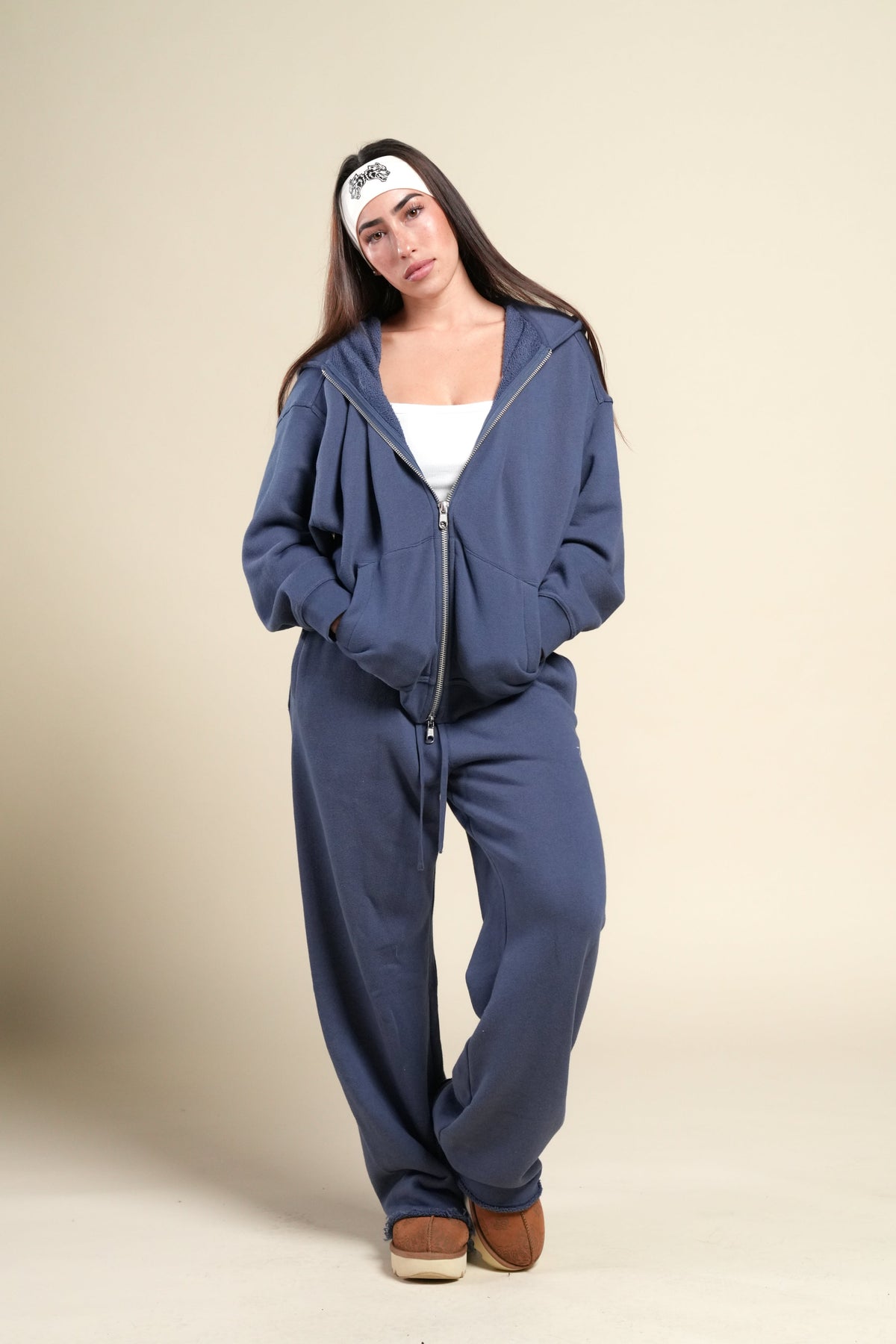 Cursive Wolves "Anya" Premium Double Zip Hoodie in Washed Denim — imagem 2