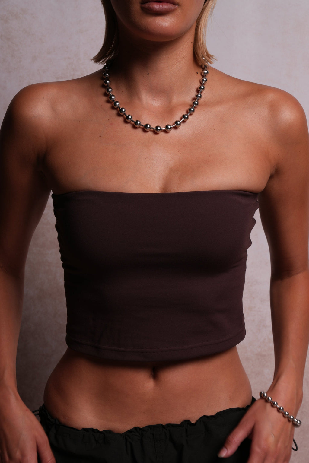 Single Wolf "Nova" Longline Bandeau Top in Darc Garnet — imagem 1
