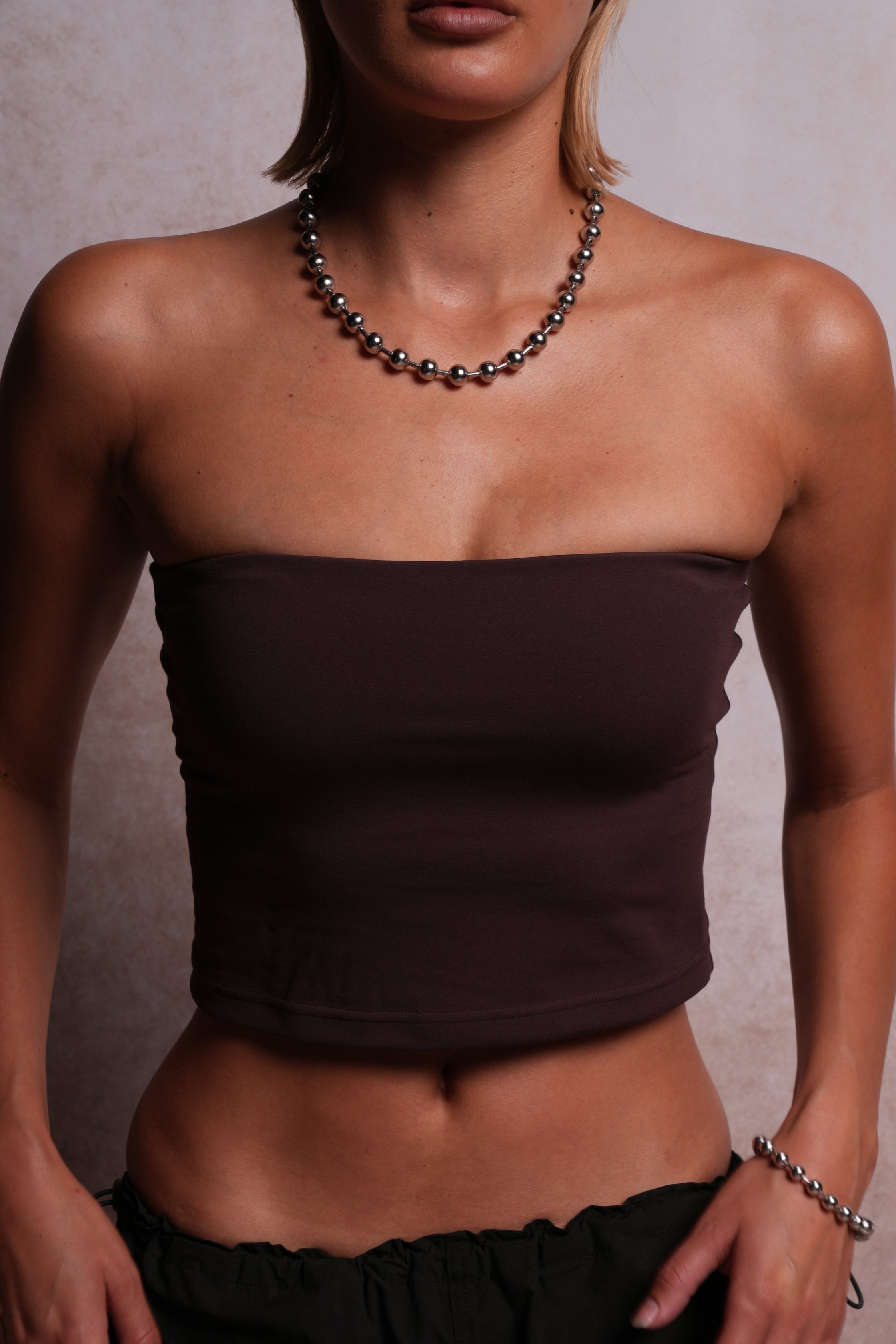 Single Wolf "Nova" Longline Bandeau Top in Darc Garnet — imagem 1