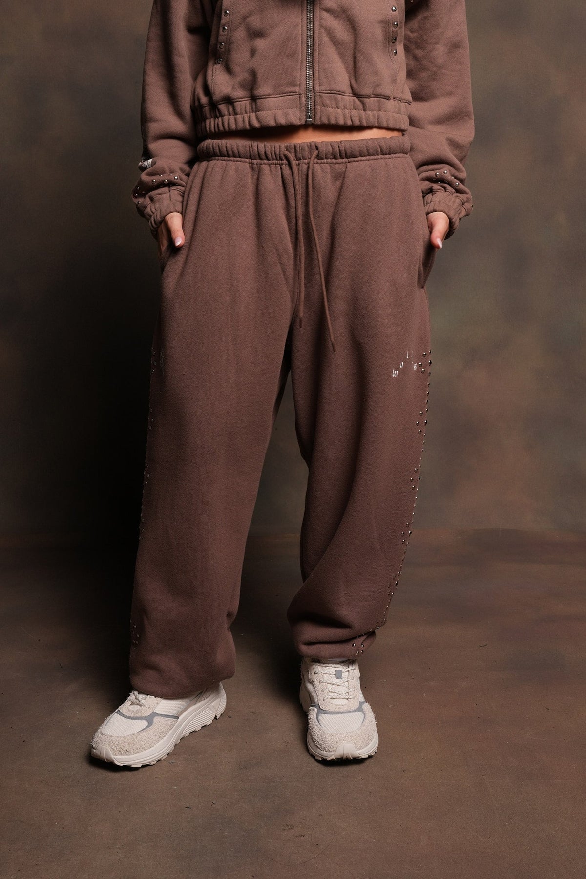 Stud Lobo Premium Lounger Sweatpants In Mojave Brown