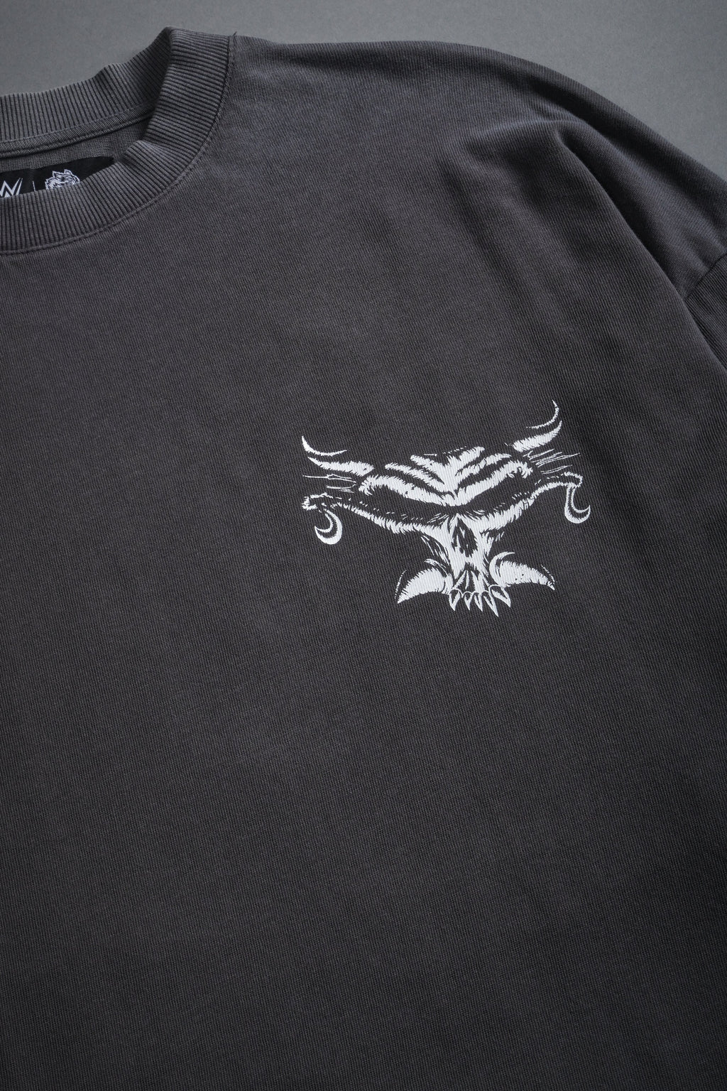 Feed the Beast Premium Oversized Tee in Wolf Gray — imagem 8