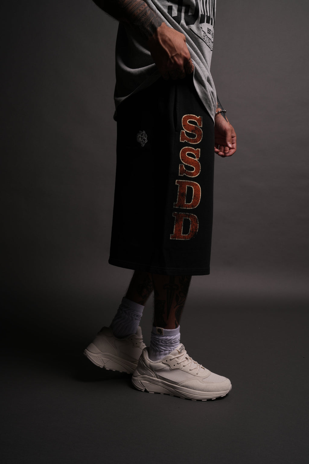 SSDD NFGU Gym Oversized Osiris Sweat Shorts in Black — imagem 5