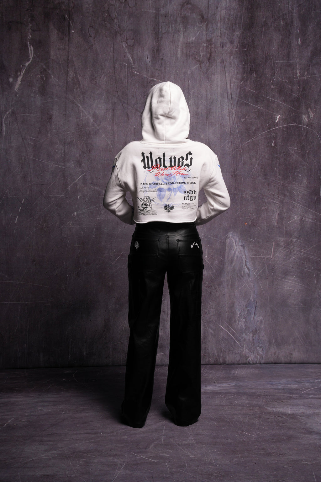 Infernal Bloom "Pierce" (Cropped) Hoodie in Cream — imagem 2