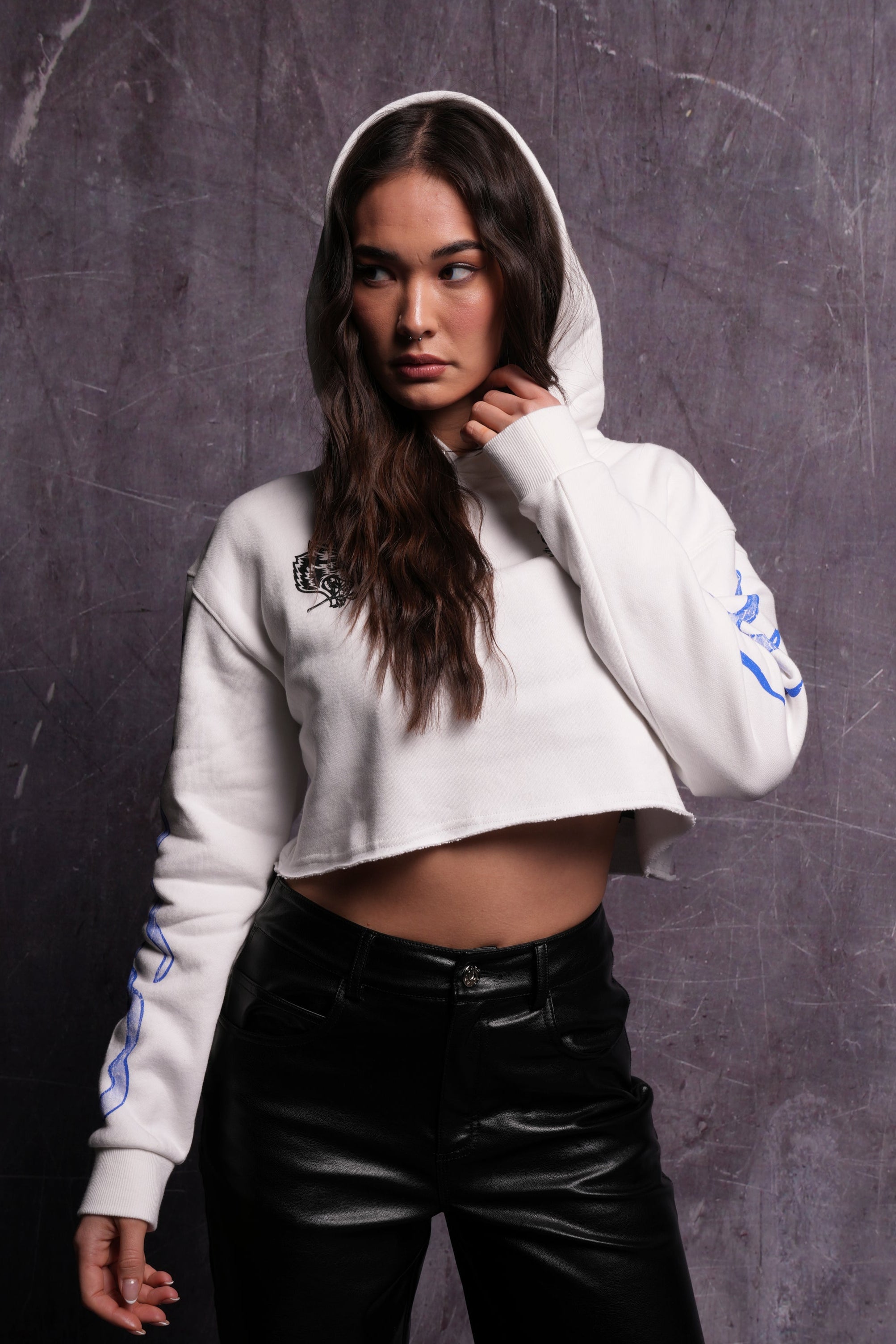 Infernal Bloom "Pierce" (Cropped) Hoodie in Cream — imagem 3
