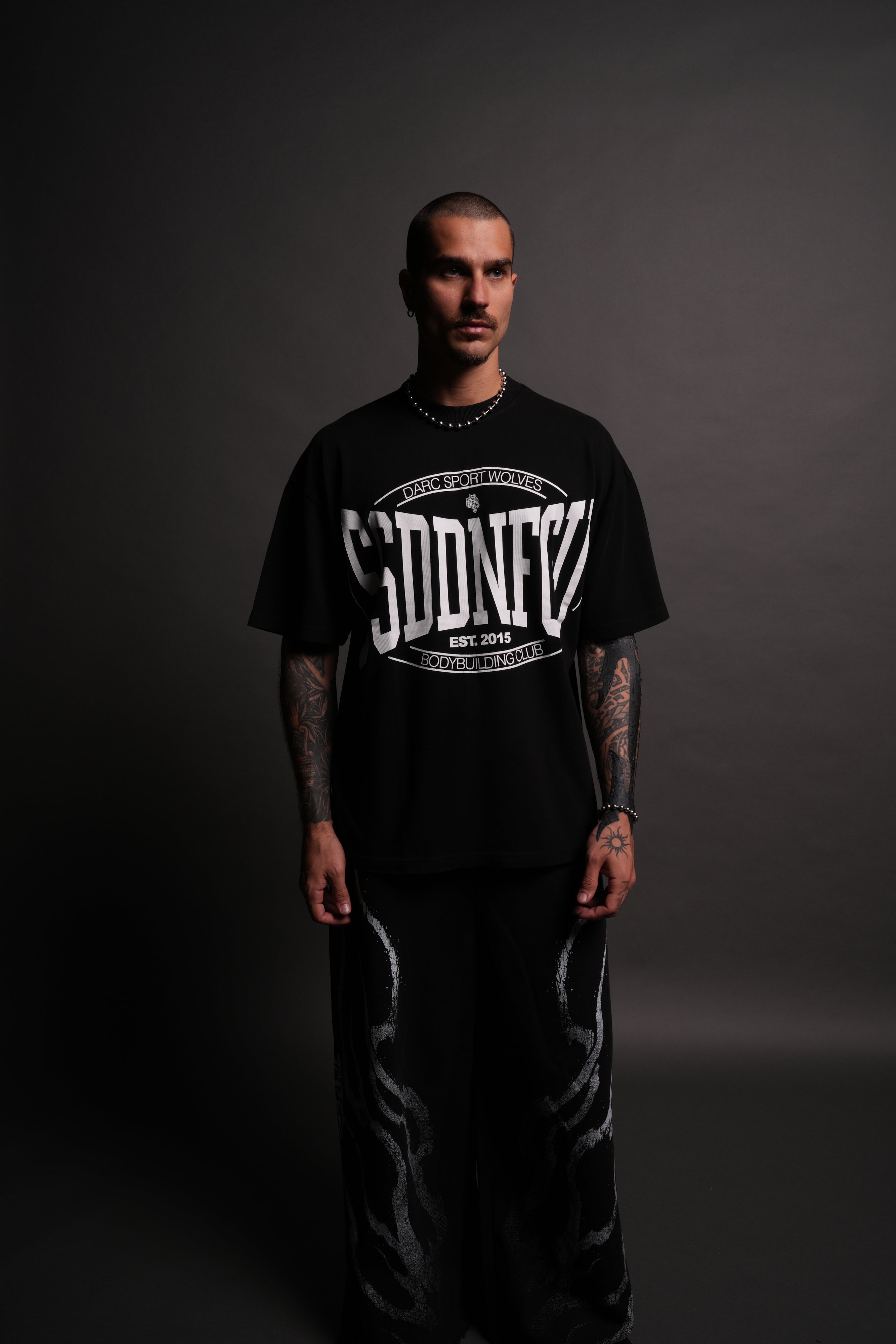 SSDDNFGU FRVR "Premium" Oversized Tee in Black — imagem 4