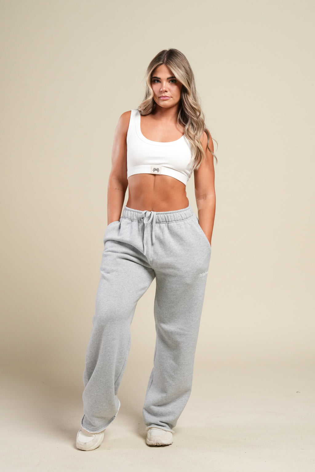 Cursive Wolves Premium Big Cozy Sweats in Heather Gray — imagem 5