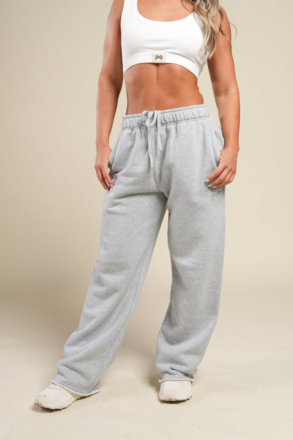 Cursive Wolves Premium Big Cozy Sweats in Heather Gray — imagem principal