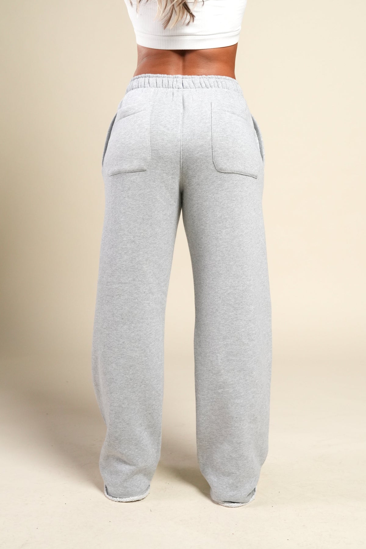 Cursive Wolves Premium Big Cozy Sweats in Heather Gray — imagem 3
