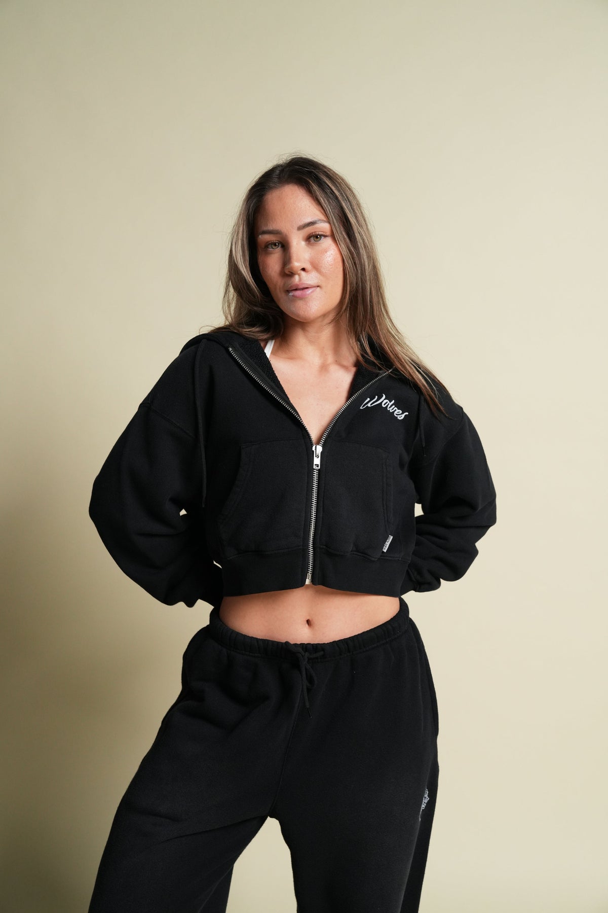 Cursive Wolves "Sage" Cropped Zip Hoodie in Black Sun Fade — imagem principal