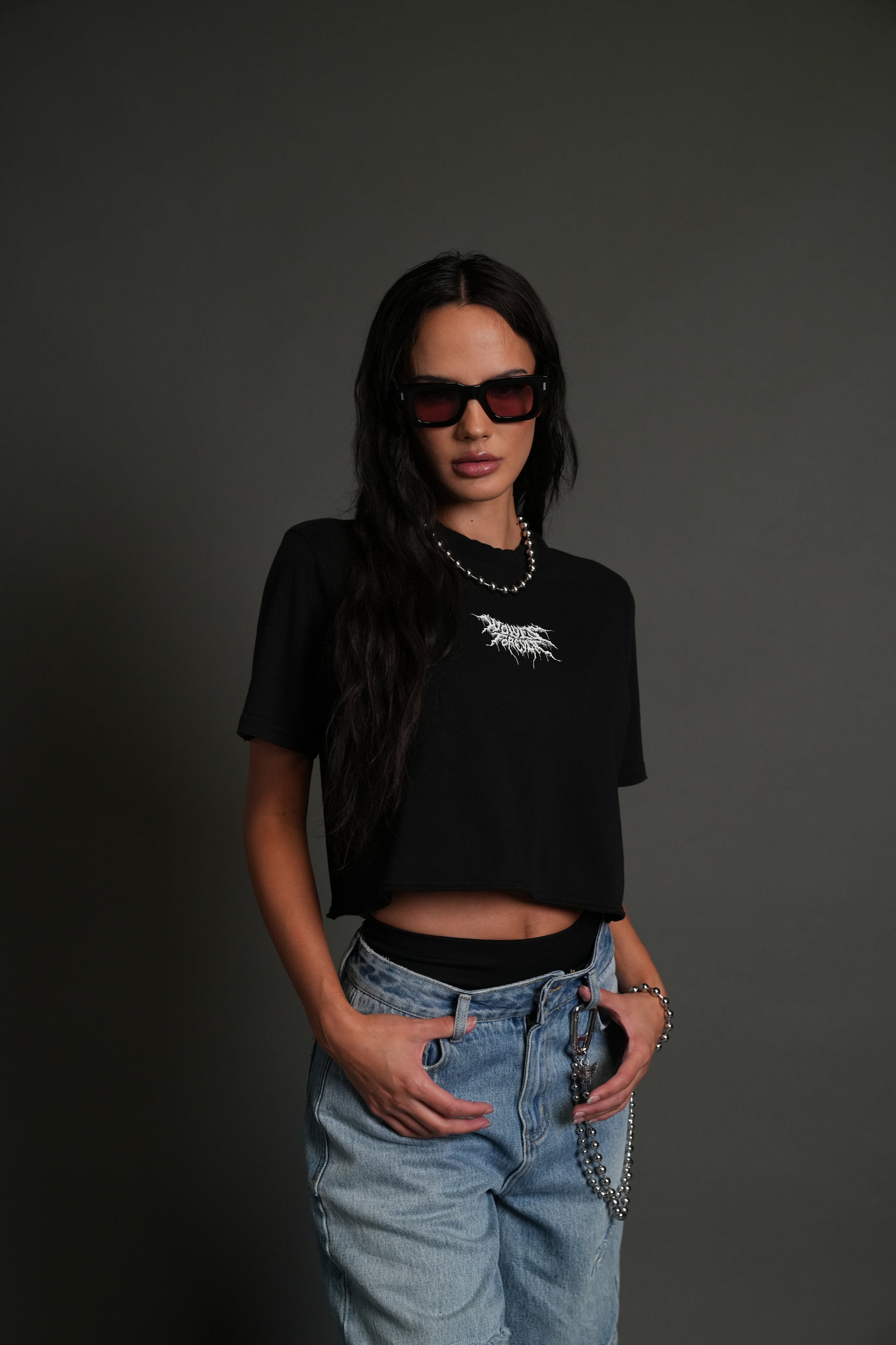 Drip Hesh Distressed Oversized (Cropped) Tee in Black — imagem 1