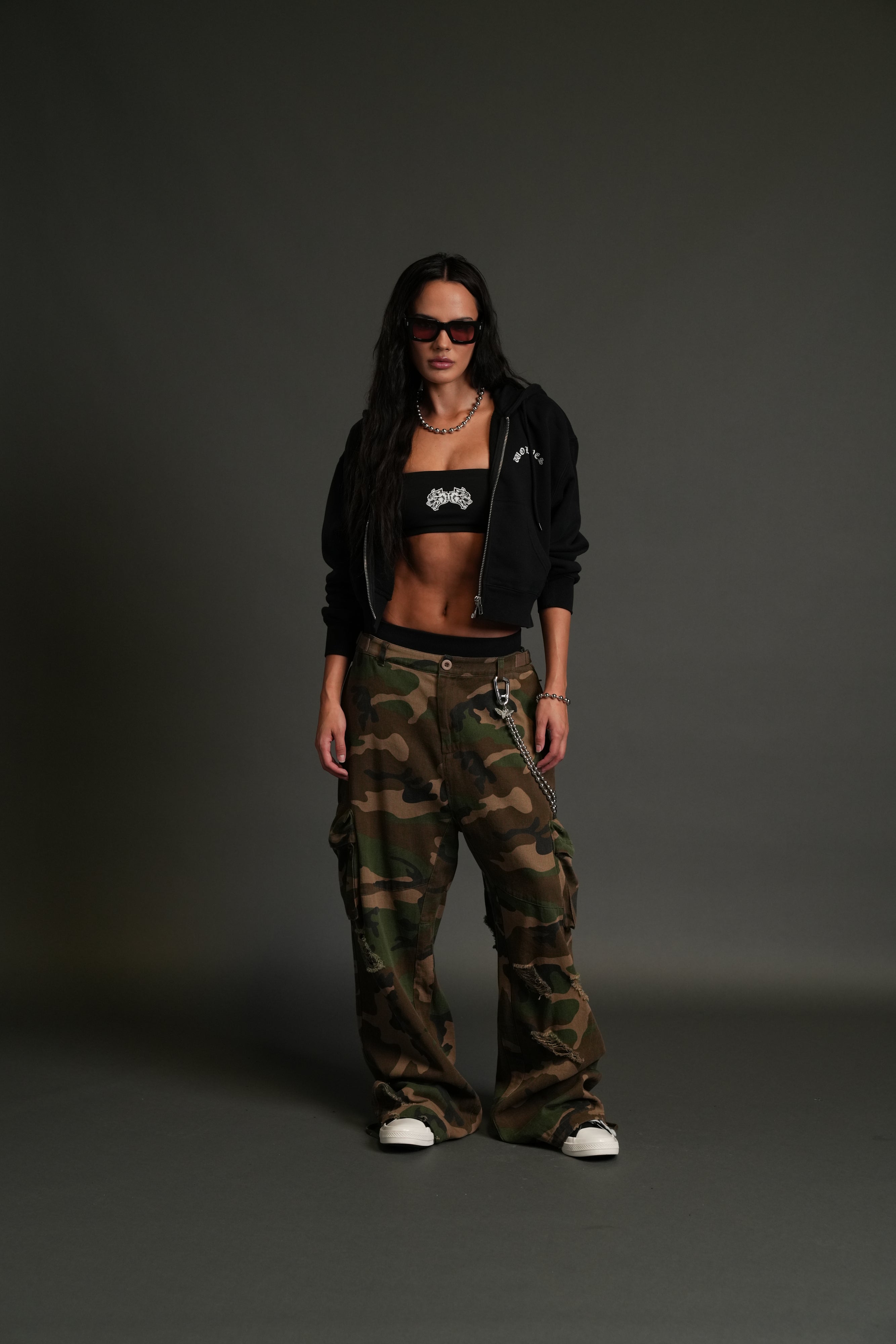 Darc Wandering "Sage" Cropped Zip Hoodie in Black — imagem 5