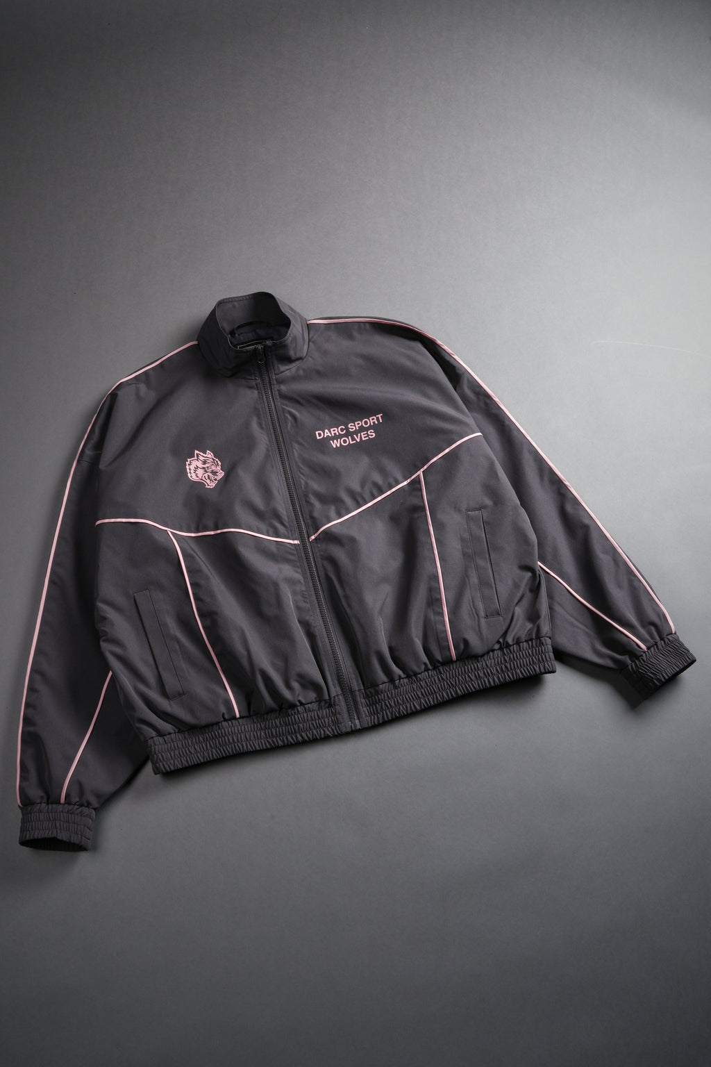 Darc Sport Wolves Quinn Track Jacket in Wolf Gray/Cherry Blossom — imagem 11