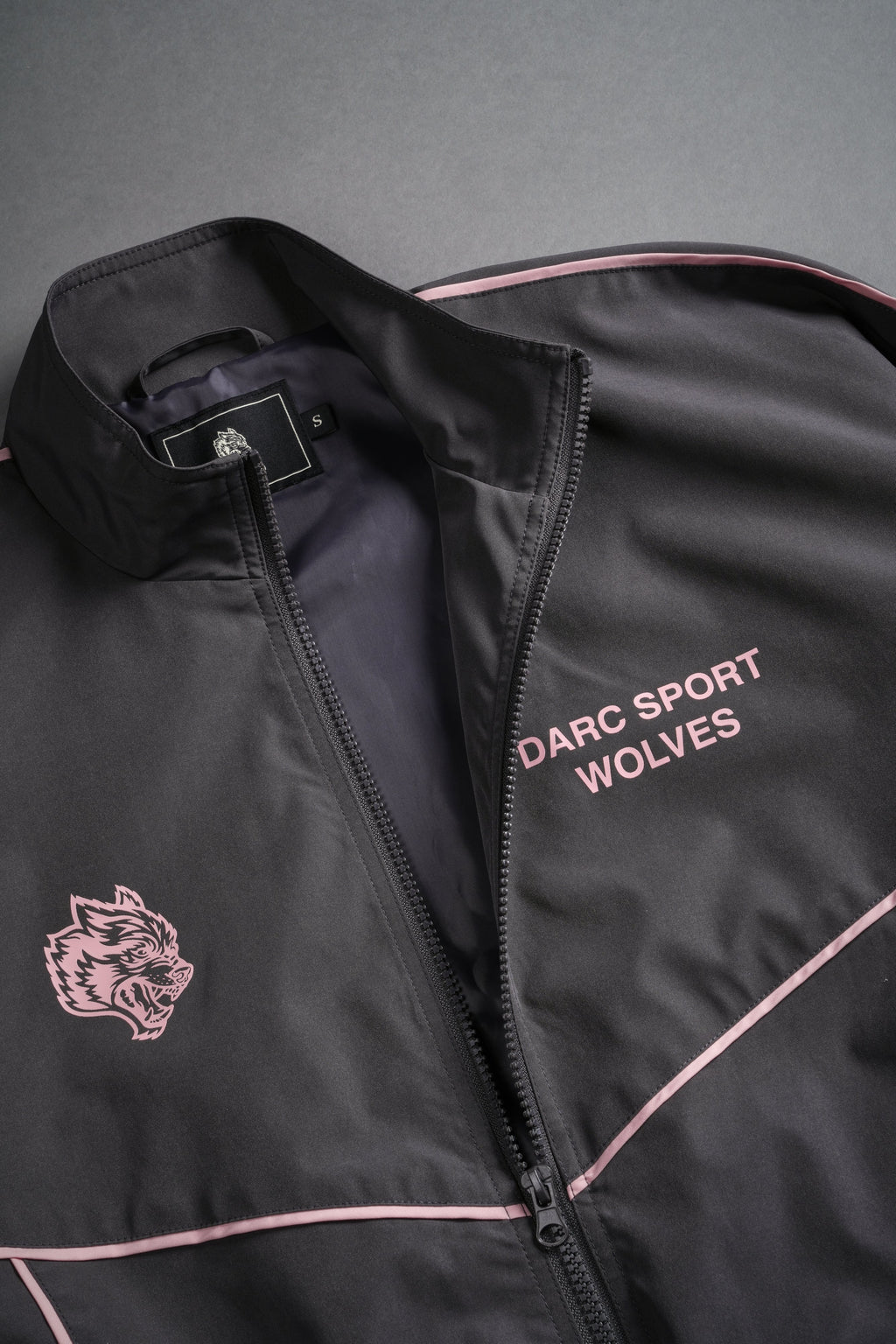 Darc Sport Wolves Quinn Track Jacket in Wolf Gray/Cherry Blossom — imagem 9