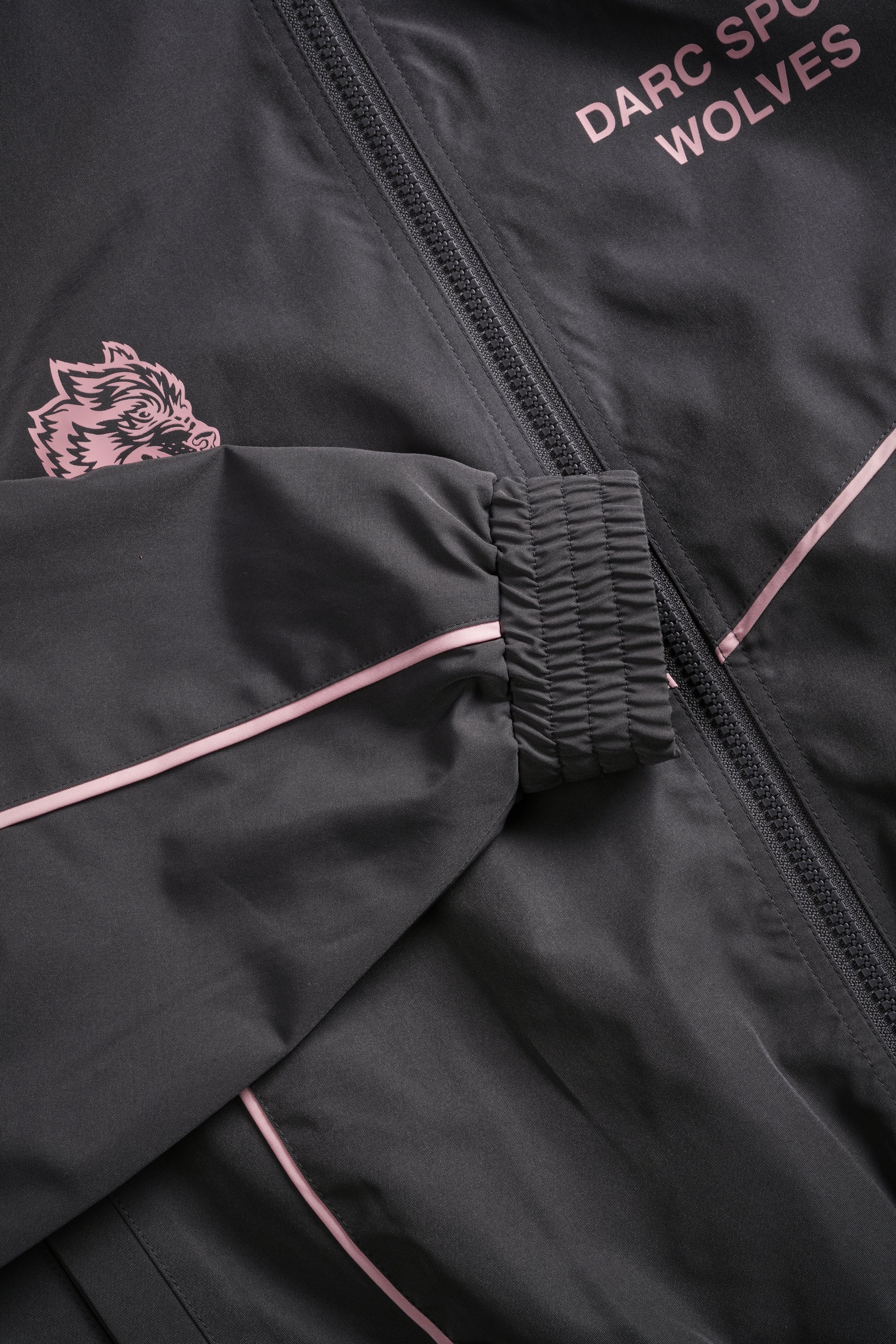 Darc Sport Wolves Quinn Track Jacket in Wolf Gray/Cherry Blossom — imagem 10