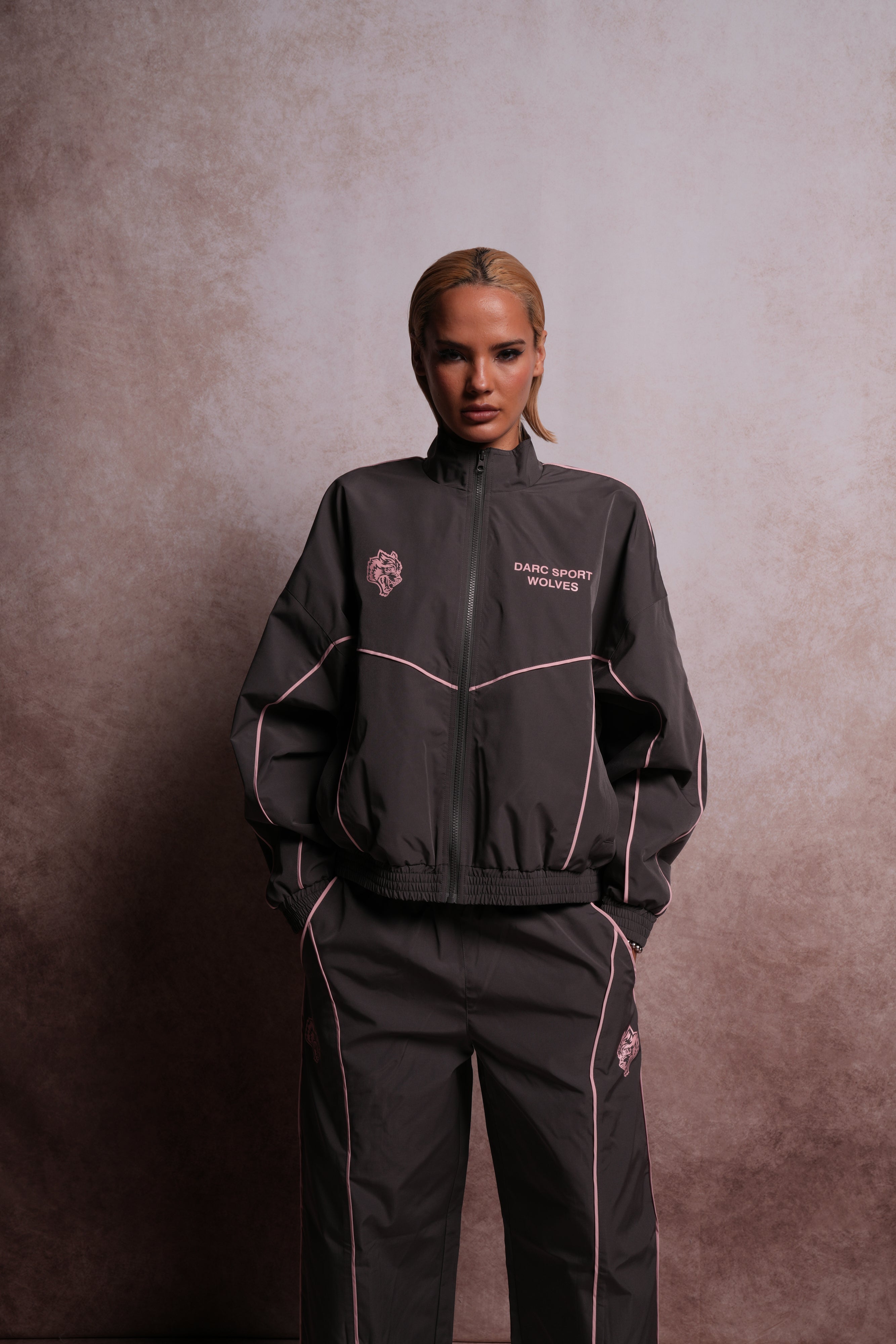 Darc Sport Wolves Quinn Track Jacket in Wolf Gray/Cherry Blossom — imagem 5