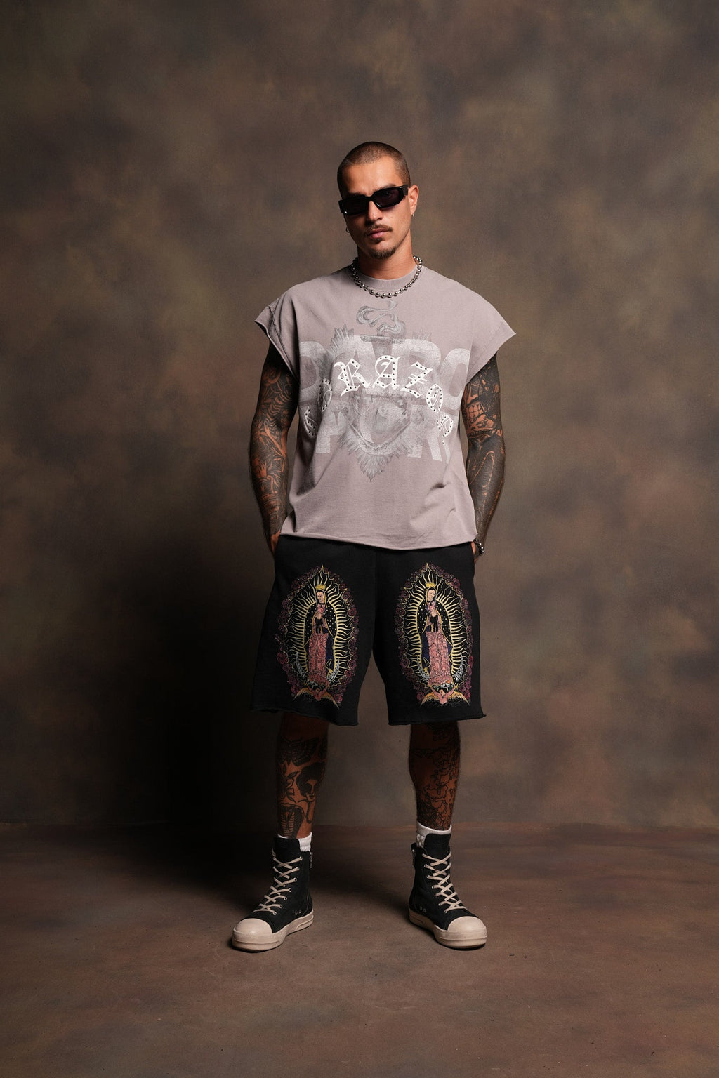 Ds Corazon Grunge Cut-Off Tee In Pale Gray